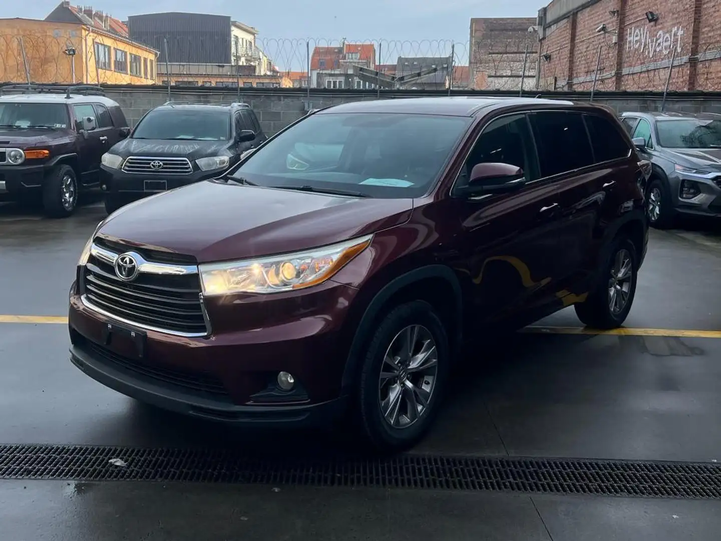 Toyota Highlander ONLY FOR EXPORT OUT OF EUROPE Violett - 1