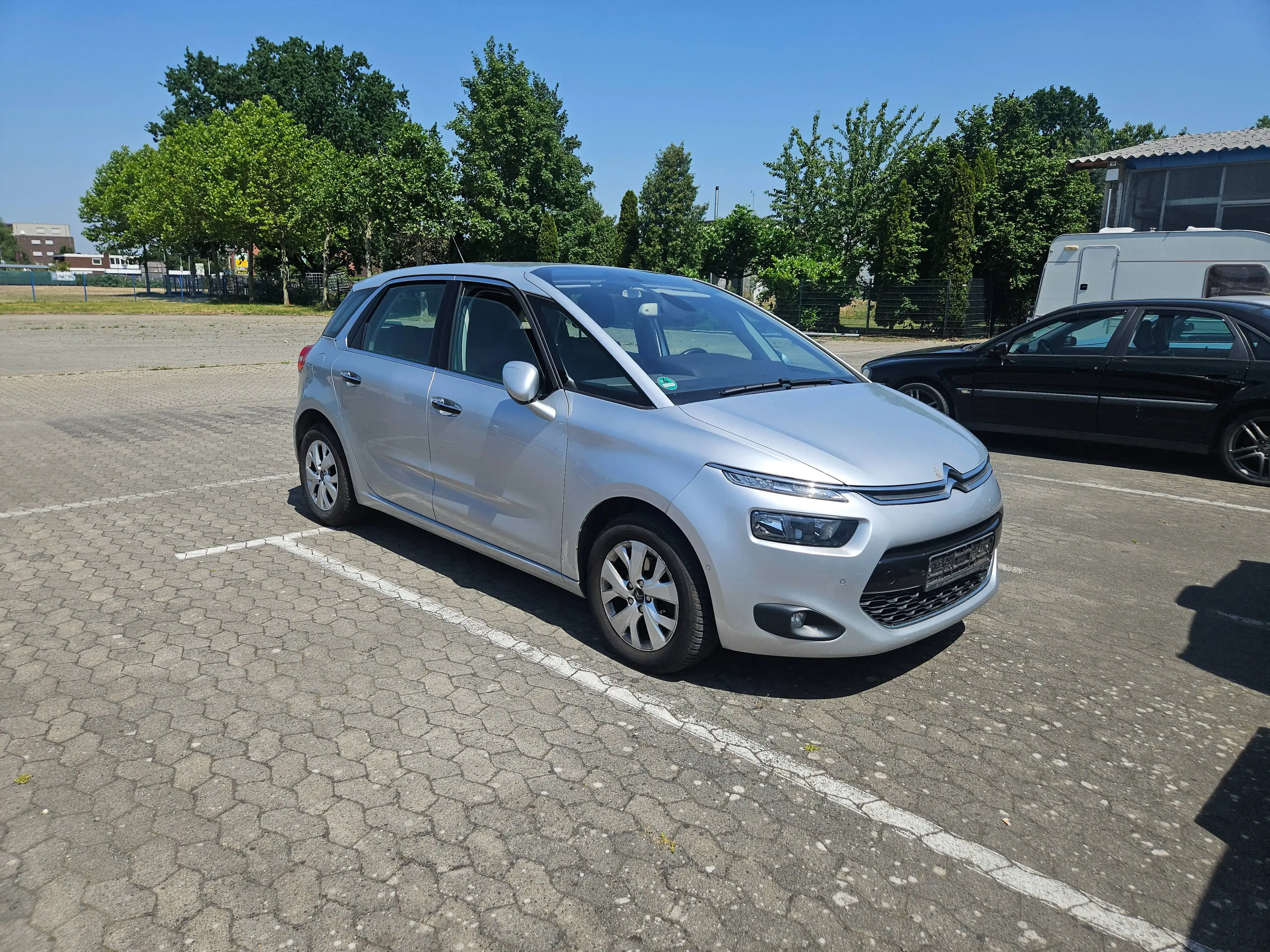 Citroen Grand C4 Picasso C4 Picasso Diesel e-HDi 115 Intensive — photo 2