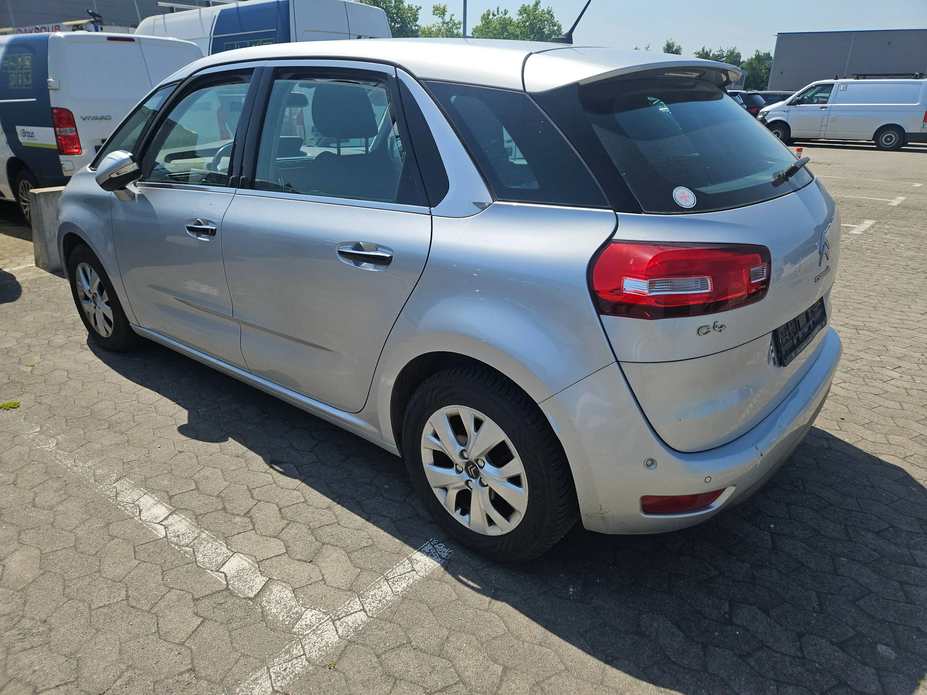 Citroen Grand C4 Picasso C4 Picasso Diesel e-HDi 115 Intensive — photo 6