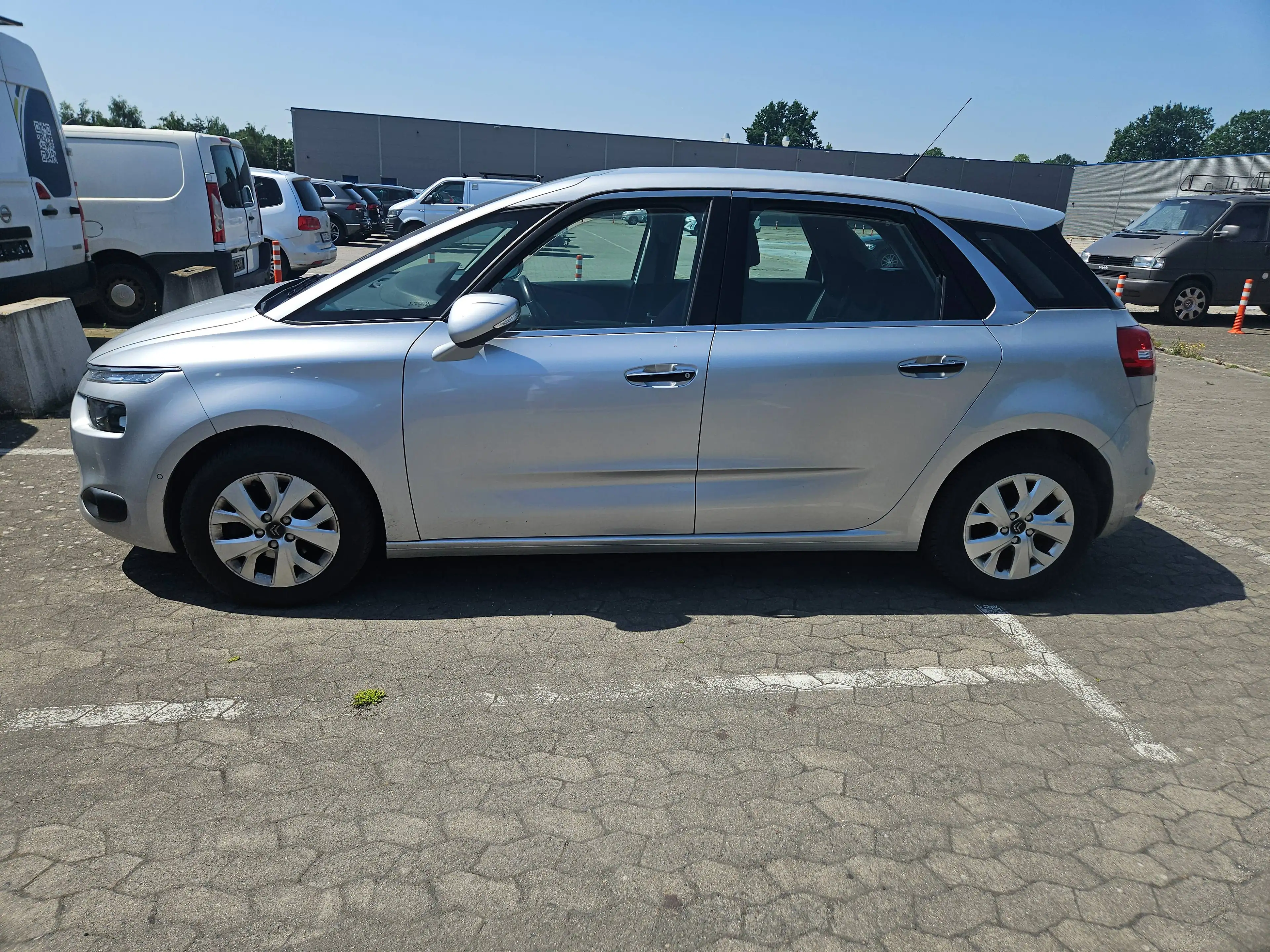 Citroen Grand C4 Picasso C4 Picasso Diesel e-HDi 115 Intensive — photo 4