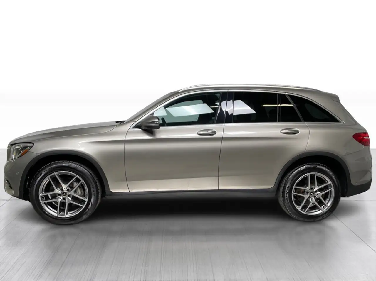 Mercedes-Benz GLC снимка Mercedes-Benz GLC