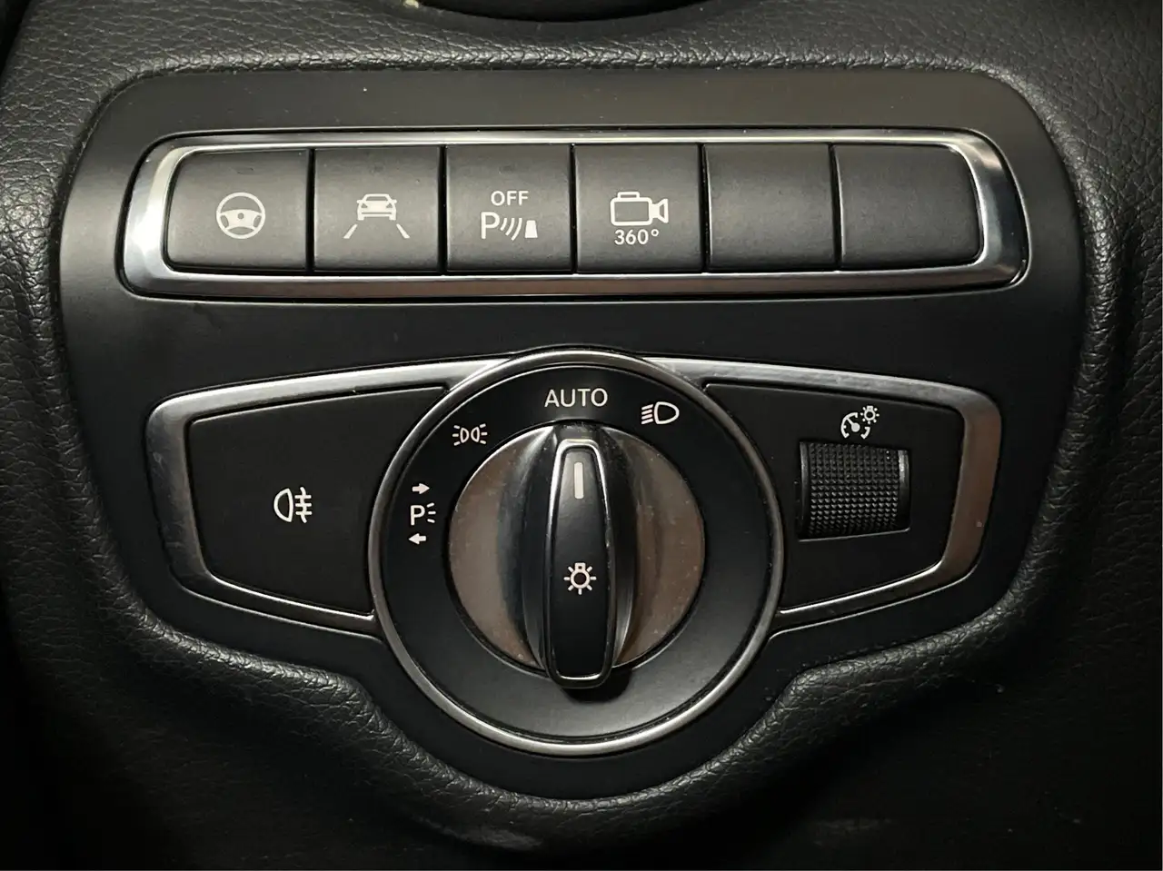 Mercedes-Benz GLC снимка Mercedes-Benz GLC