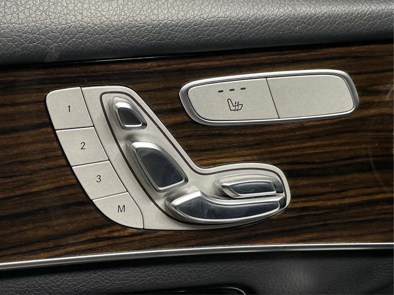 Mercedes-Benz GLC снимка Mercedes-Benz GLC