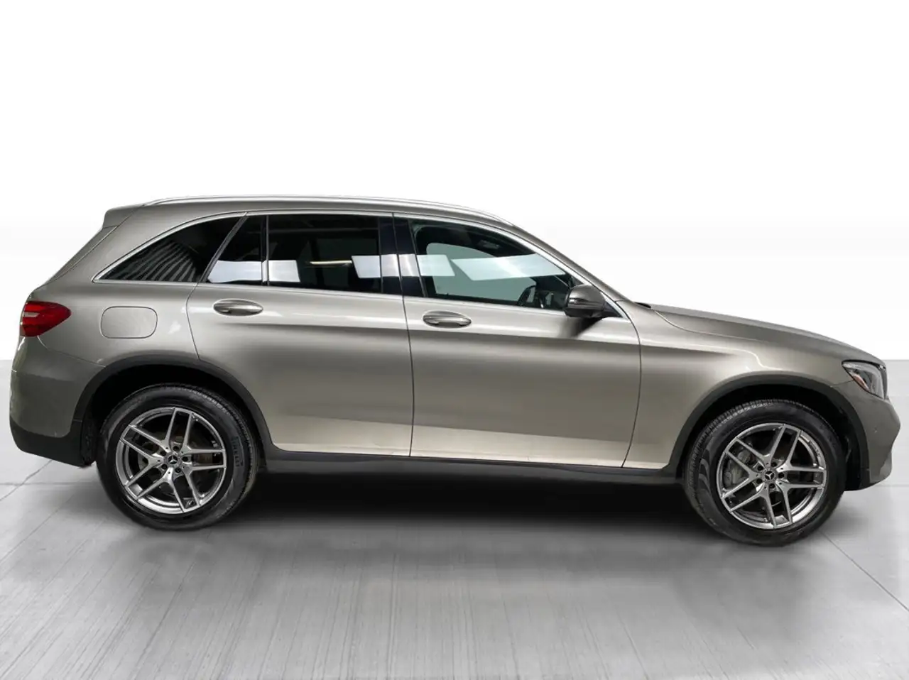 Mercedes-Benz GLC снимка Mercedes-Benz GLC