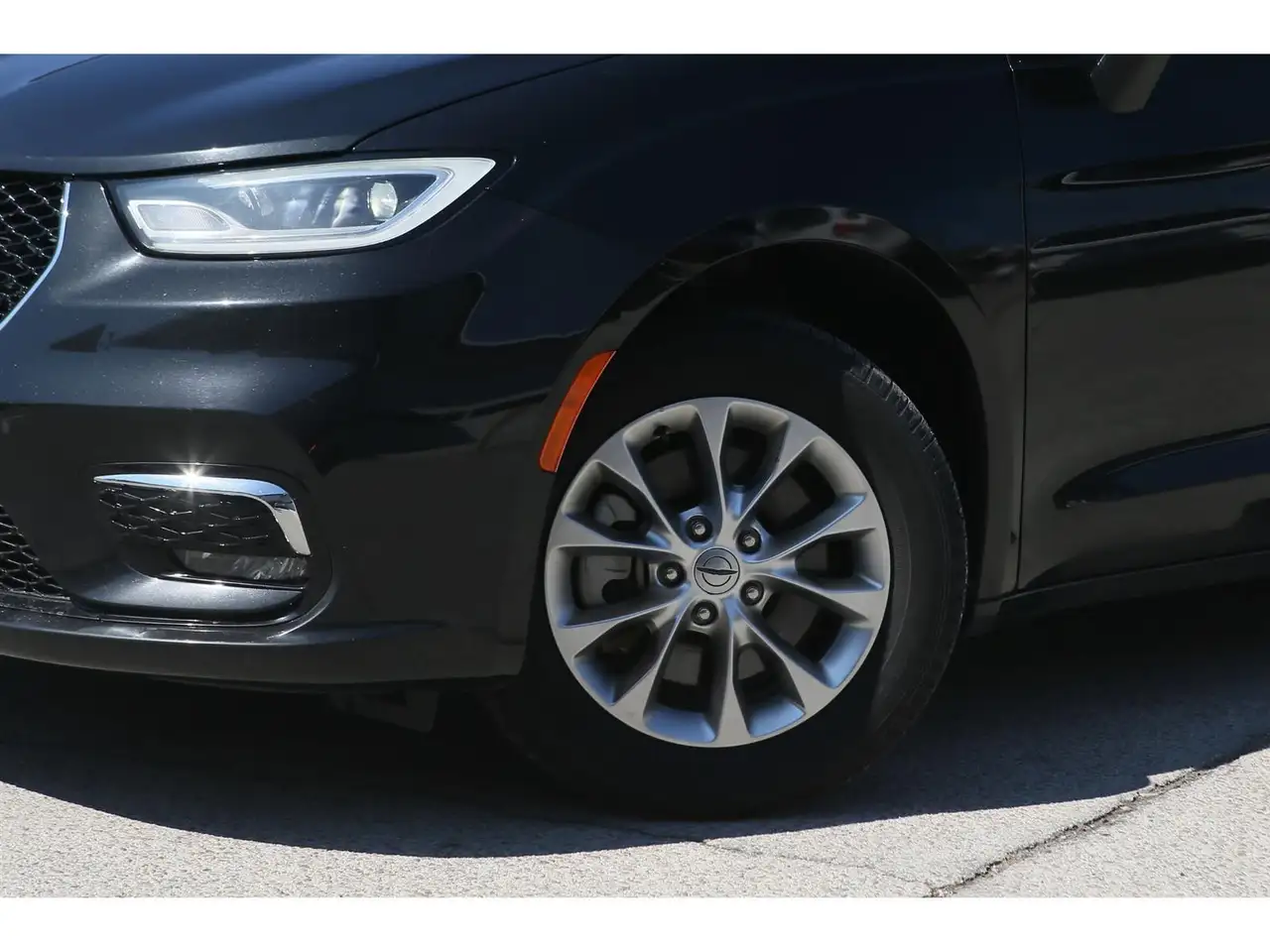 Chrysler Pacifica снимка Chrysler Pacifica