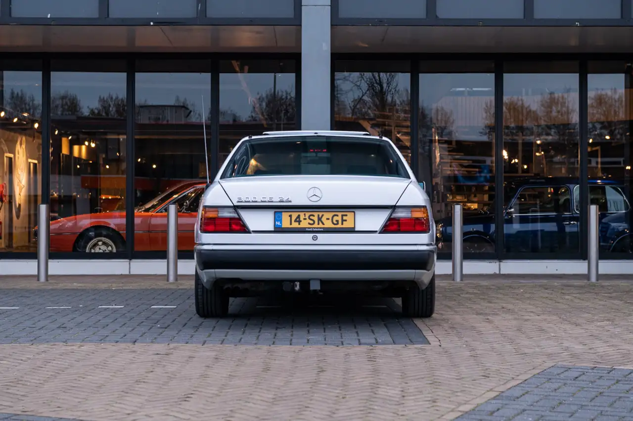 Mercedes-Benz E 300 CE-24 (W124), foto 6