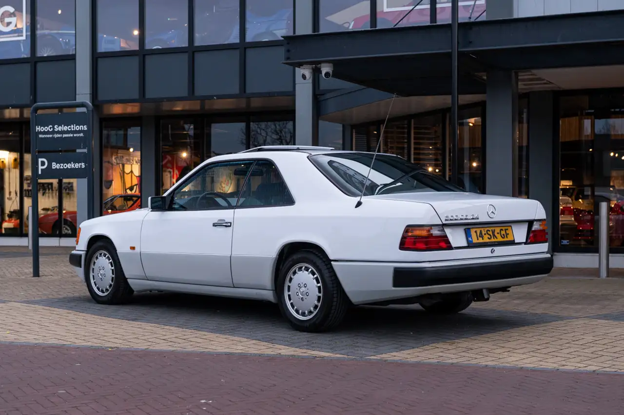 Mercedes-Benz E 300 CE-24 (W124), foto 4