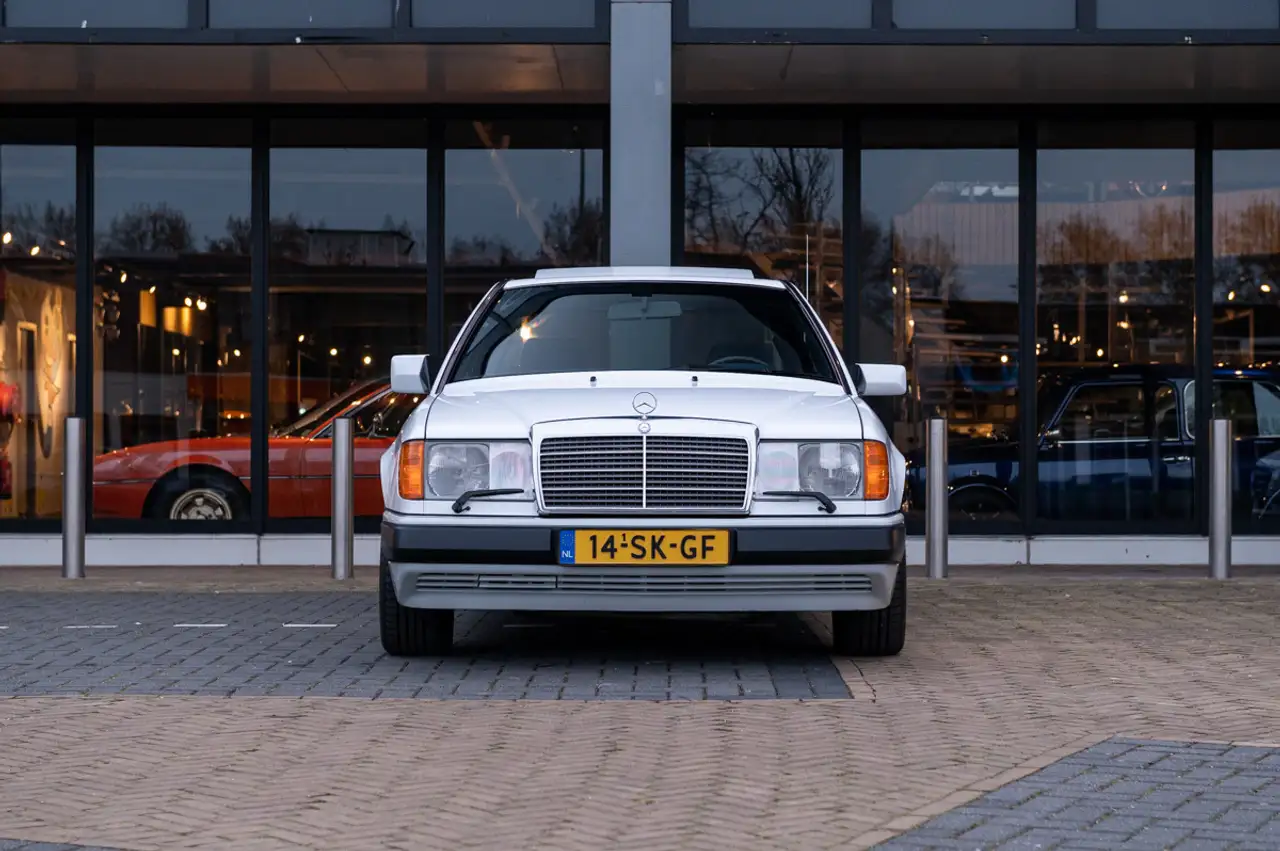 Mercedes-Benz E 300 CE-24 (W124), foto 7