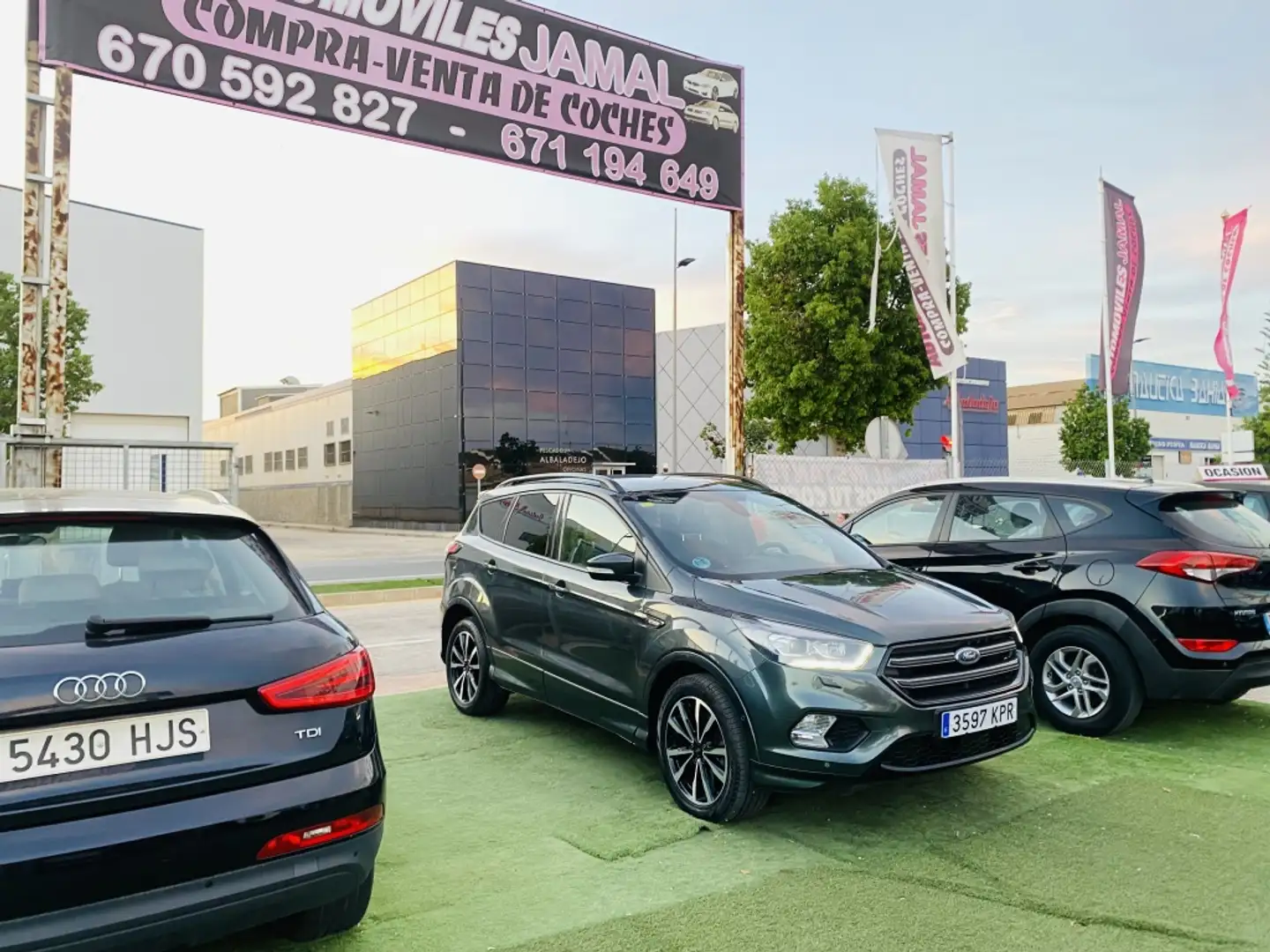 Ford Kuga 2.0TDCI Auto S&S ST-Line 4x4 150 Gris - 1