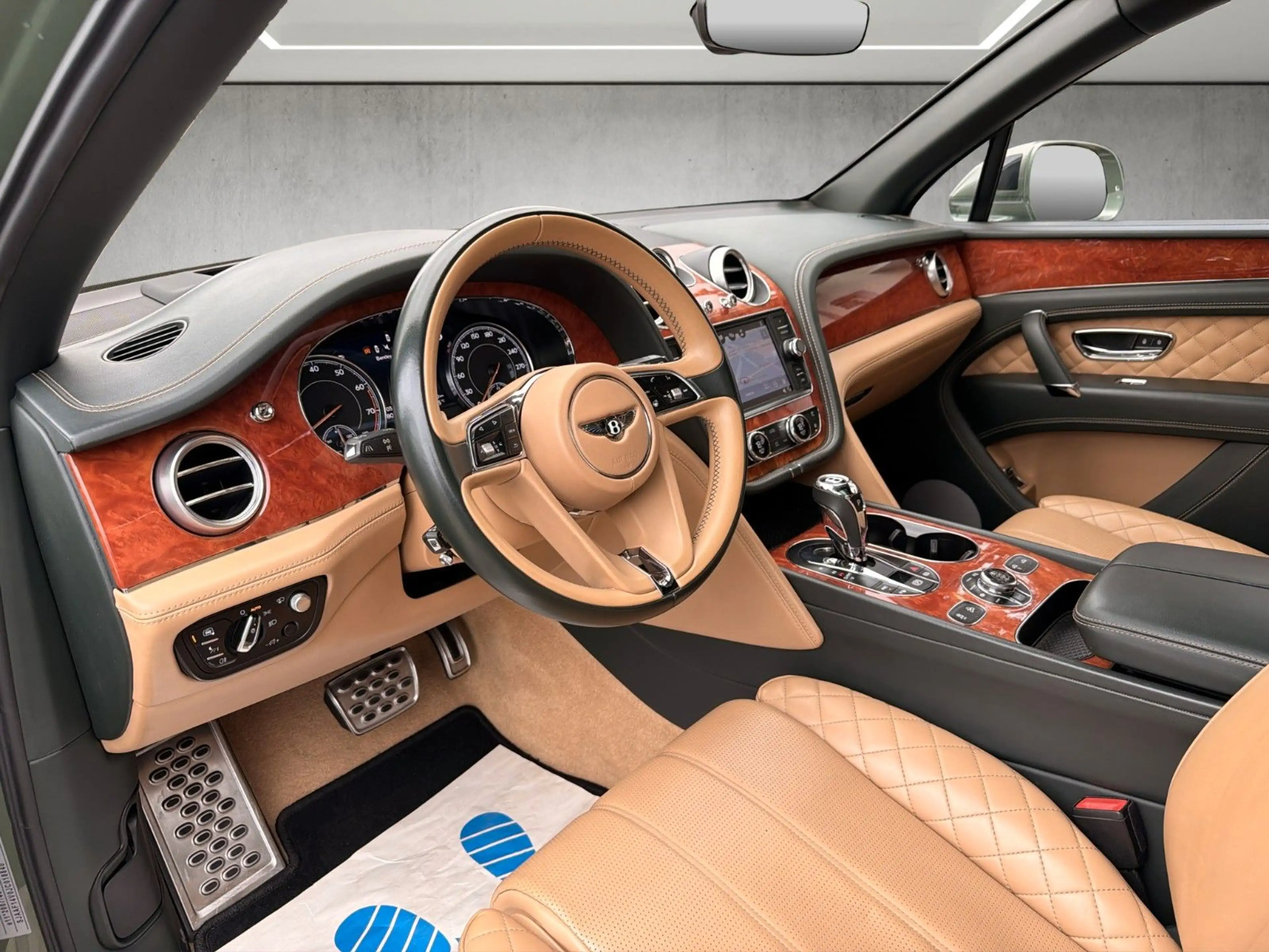 Bentley Bentayga 6.0 W12 4WD*Carbon*Pano*Nachtsicht — photo 4