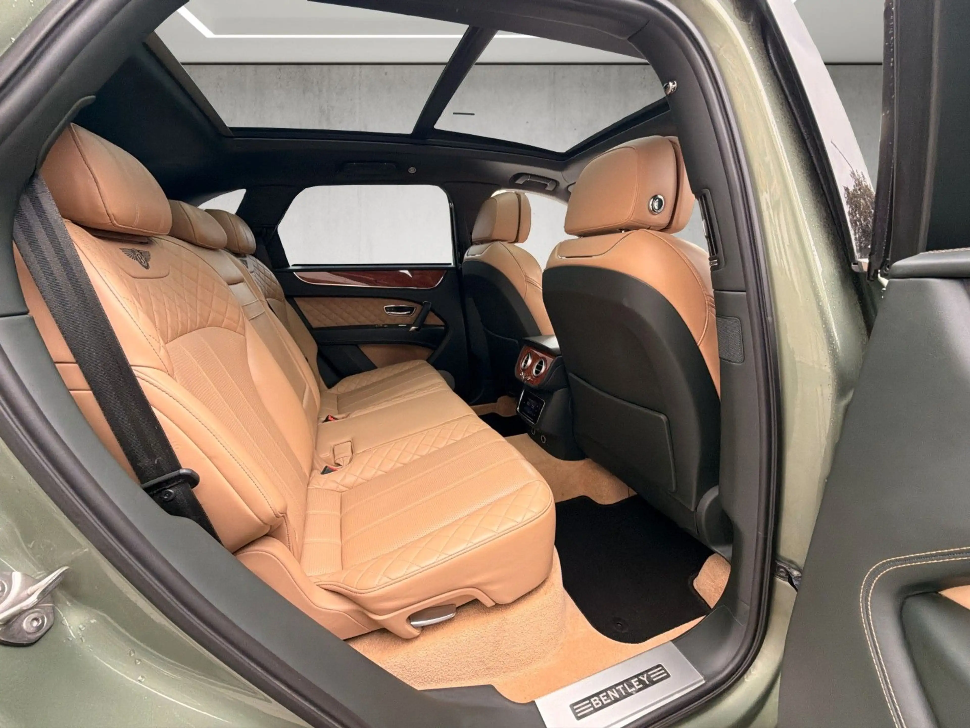 Bentley Bentayga 6.0 W12 4WD*Carbon*Pano*Nachtsicht — photo 7