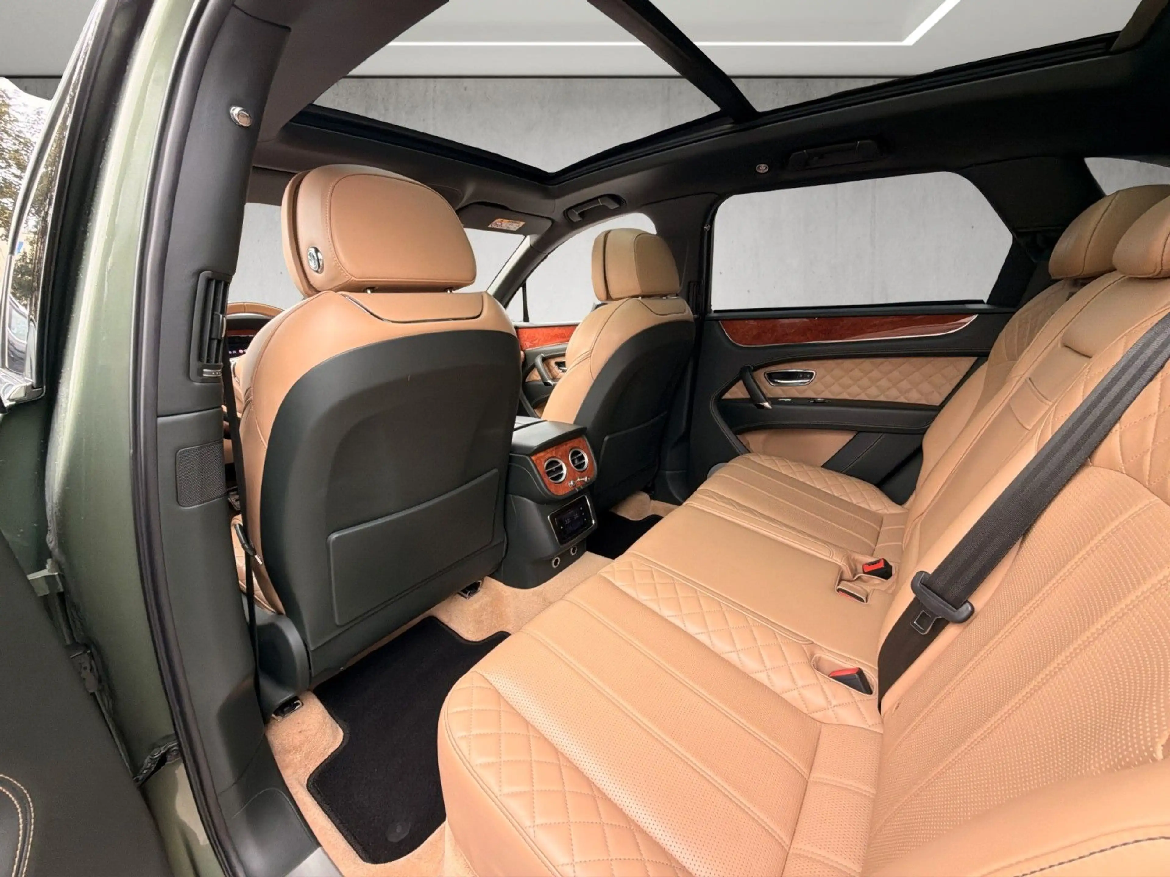 Bentley Bentayga 6.0 W12 4WD*Carbon*Pano*Nachtsicht — photo 5