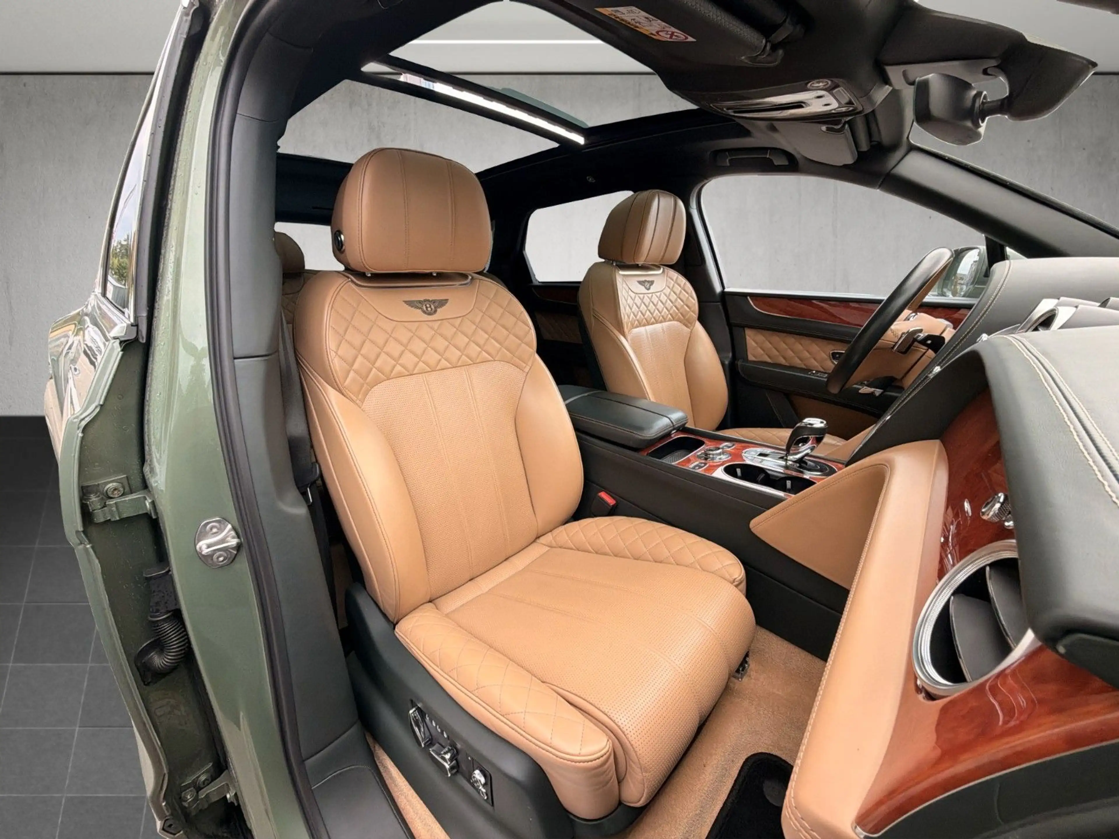 Bentley Bentayga 6.0 W12 4WD*Carbon*Pano*Nachtsicht — photo 10