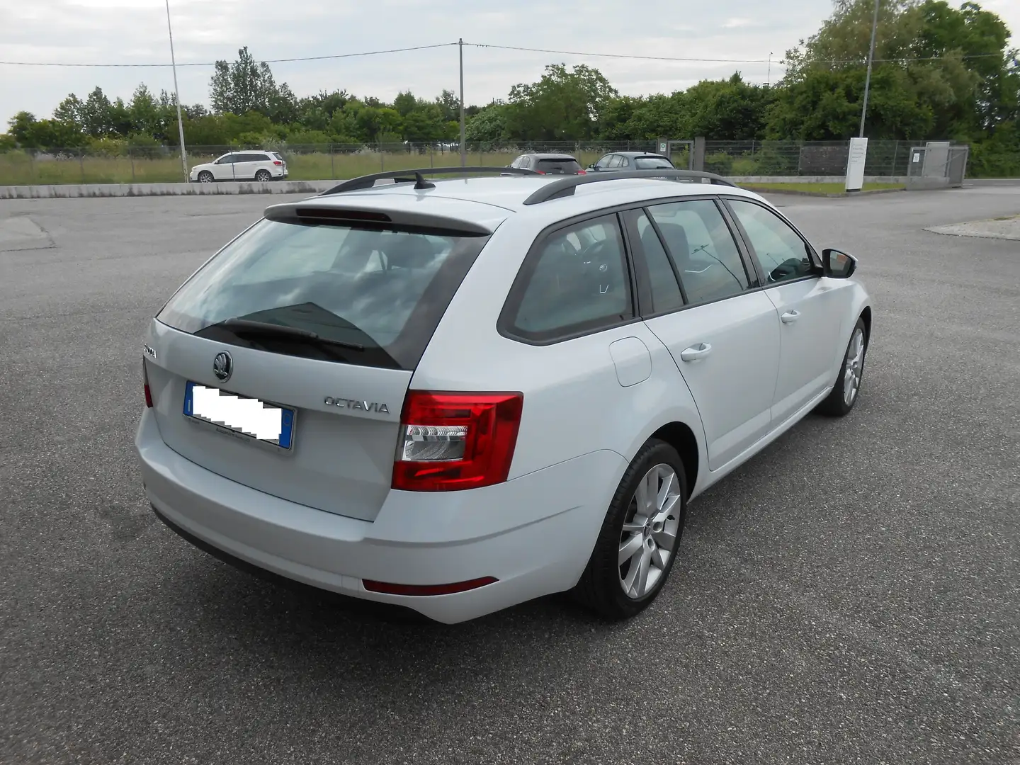 Skoda Octavia Octavia Wagon 1.6 tdi Executive 115cv Bianco - 2