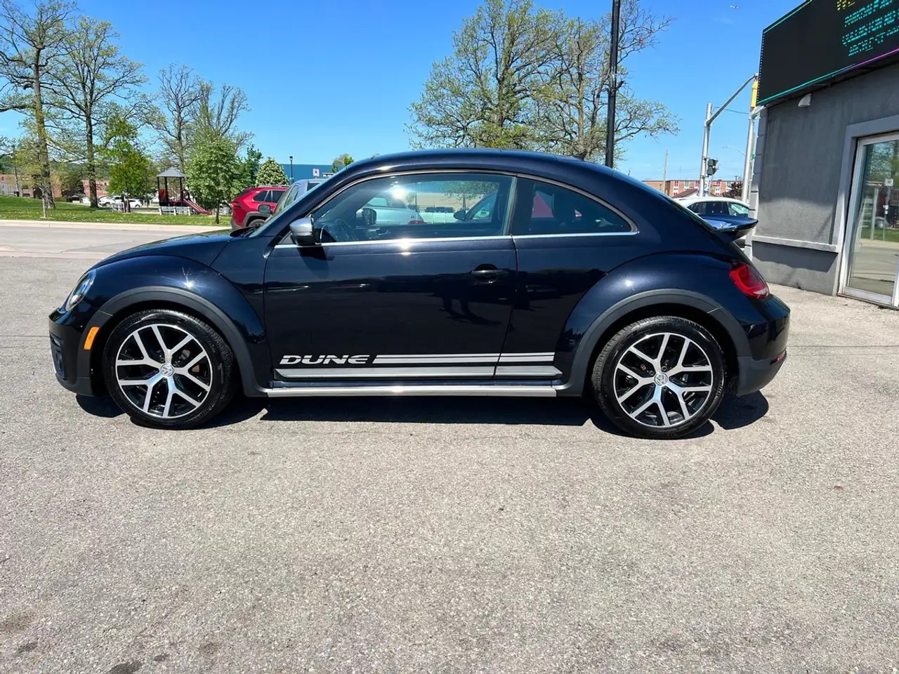 Volkswagen Beetle снимка Volkswagen Beetle