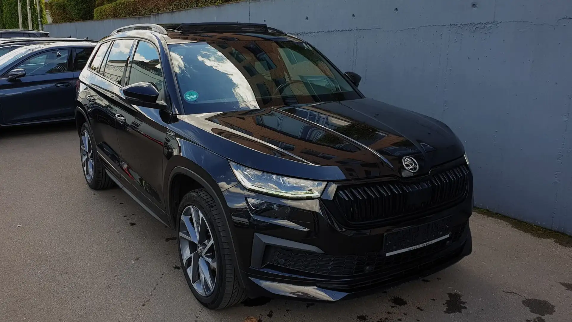 Skoda Kodiaq 2.0 TDI DSG 4x4 SPORTLINE Pano/Matrix/ACC Schwarz - 2