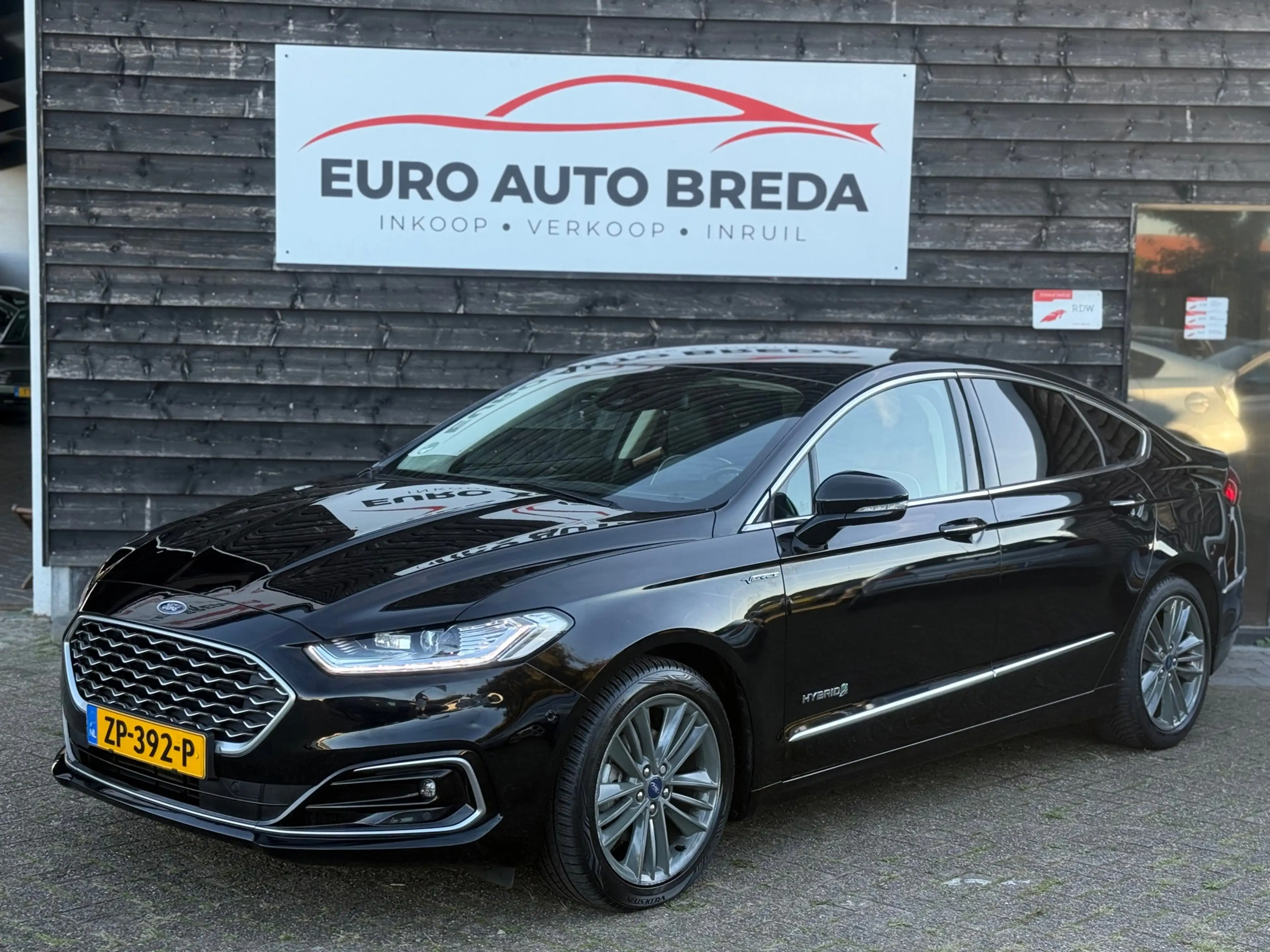 Ford Mondeo 2.0 IVCT HEV Vignale — photo 5