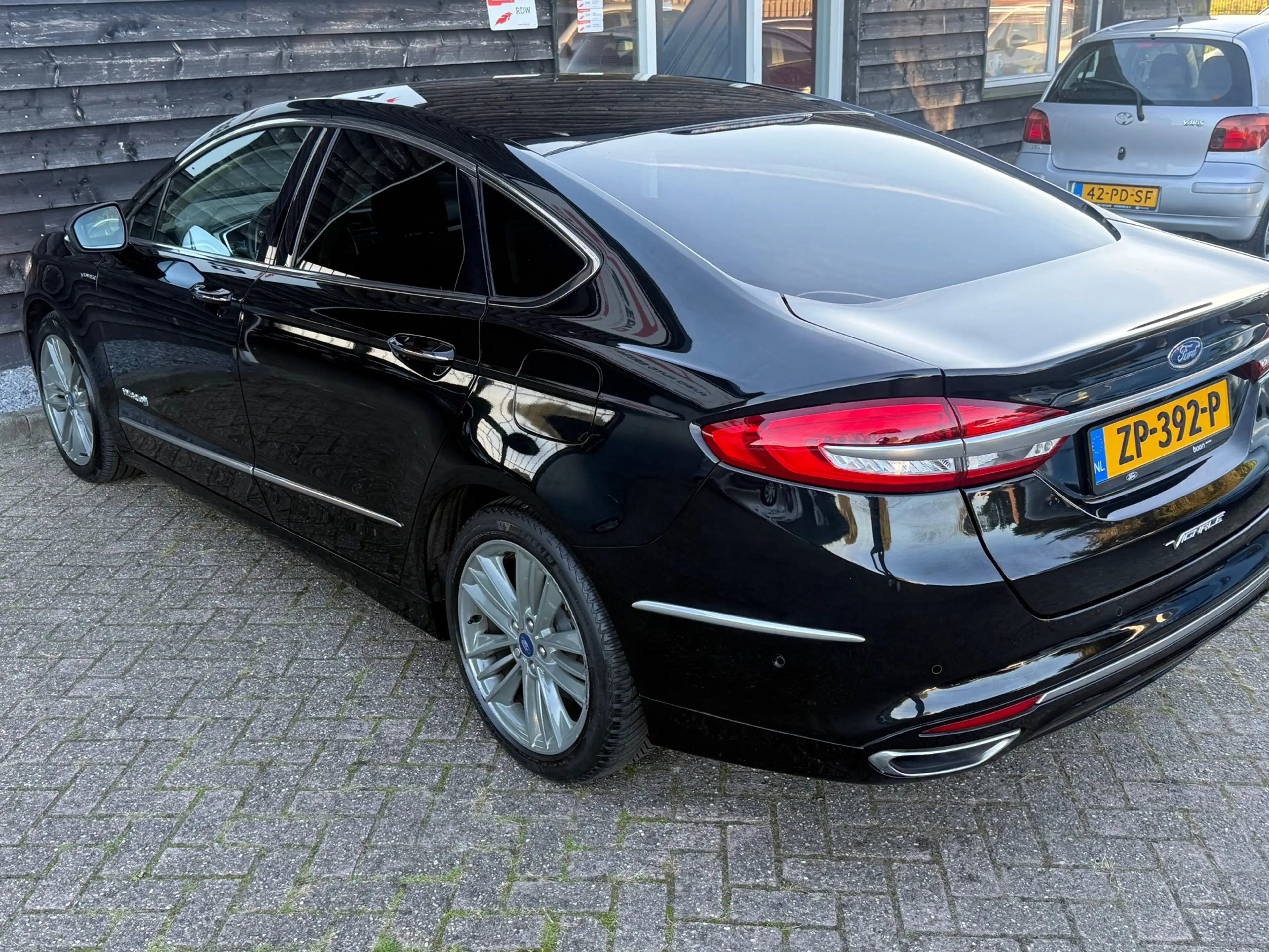 Ford Mondeo 2.0 IVCT HEV Vignale — photo 10