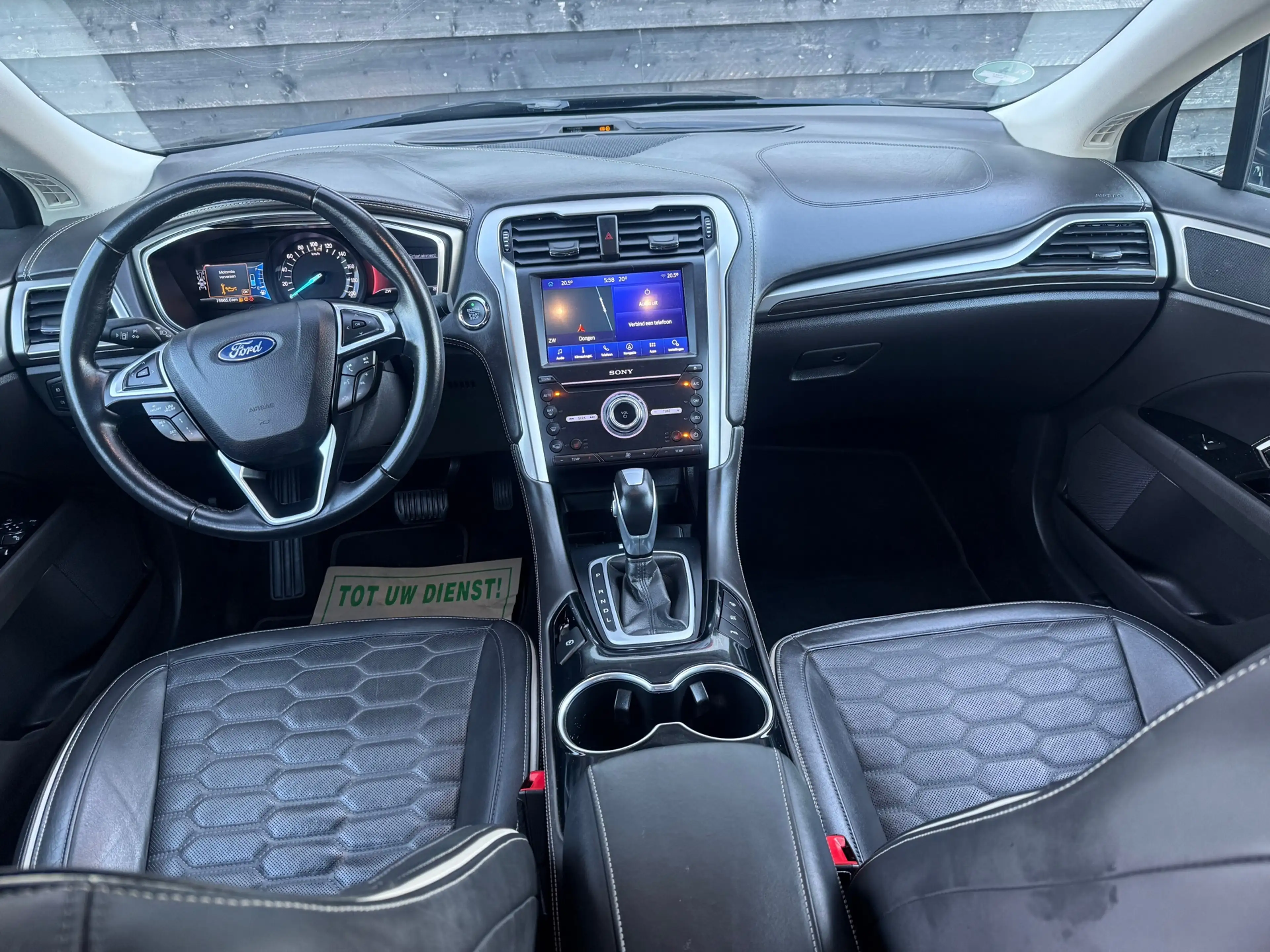 Ford Mondeo 2.0 IVCT HEV Vignale — photo 14