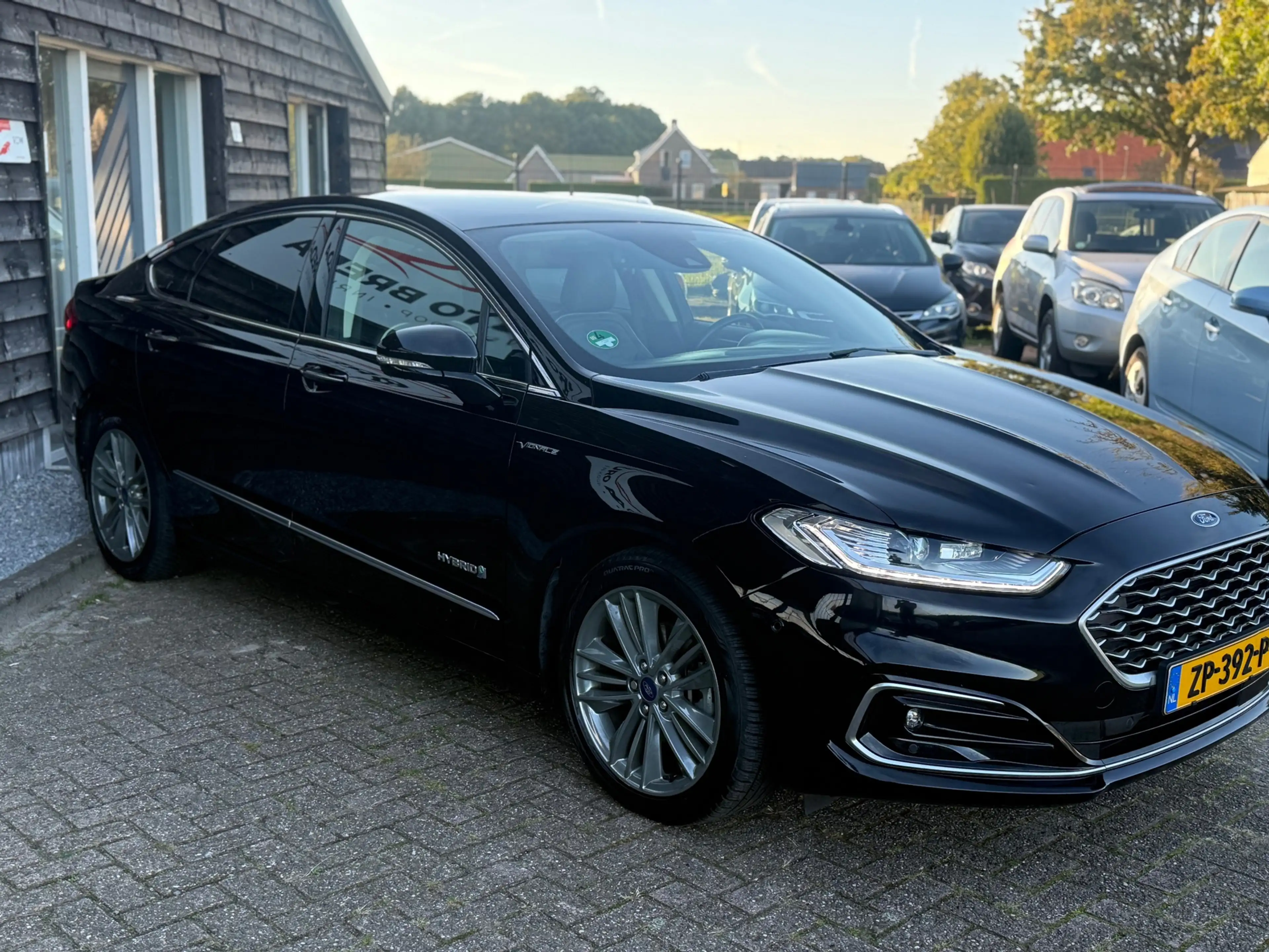 Ford Mondeo 2.0 IVCT HEV Vignale — photo 4