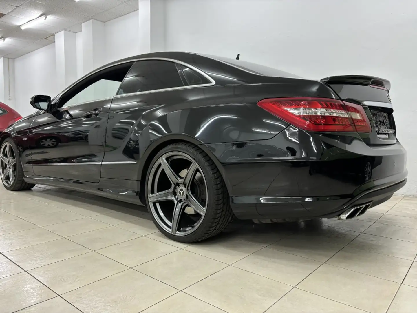 Mercedes-Benz E 350 Coupé CGI BE Prime Edition Aut. Negro - 2