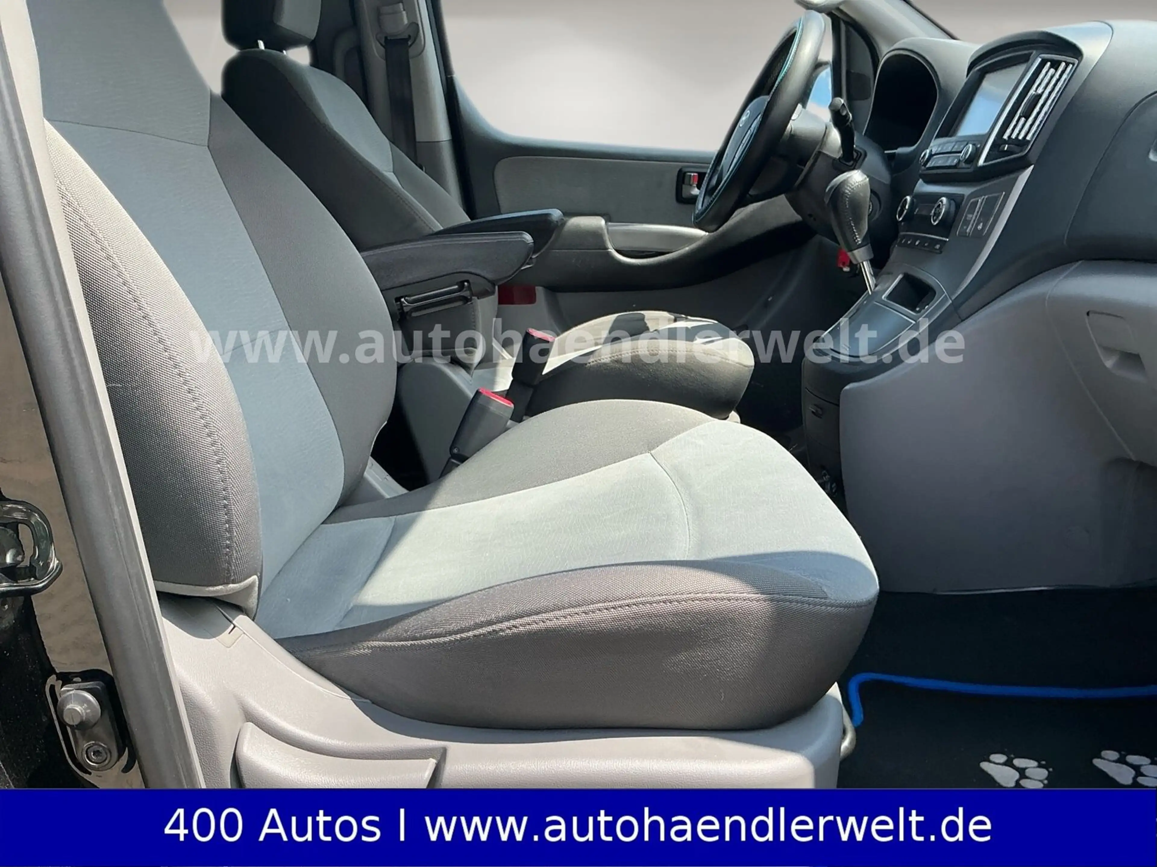 Hyundai H-1 2.5 CRDi Travel Premium — photo 13