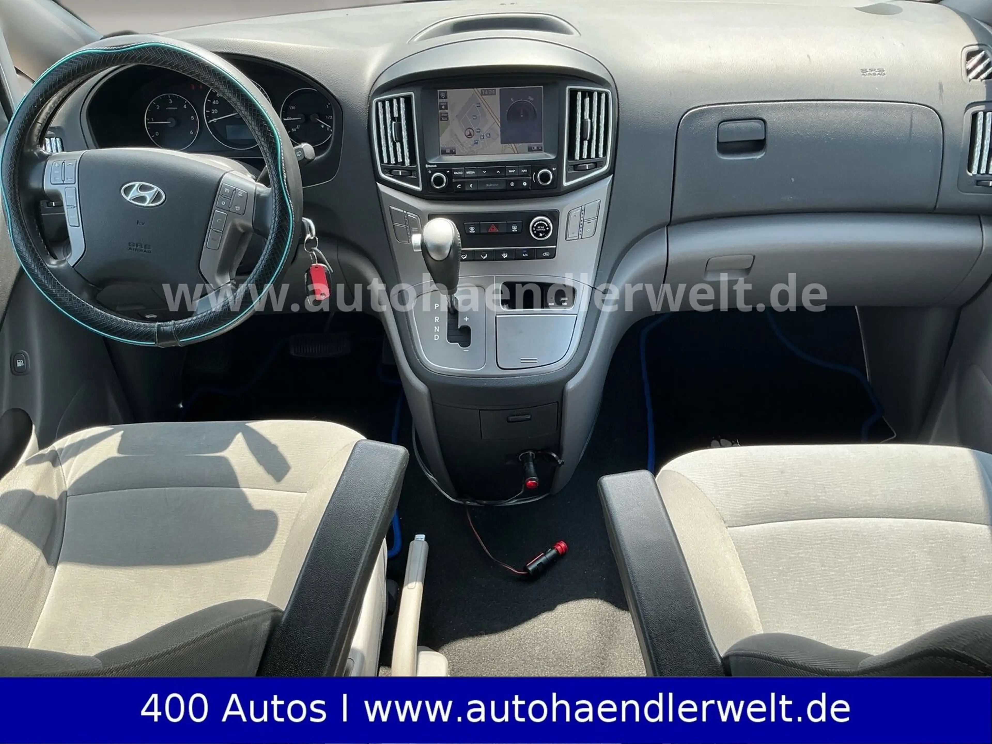Hyundai H-1 2.5 CRDi Travel Premium — photo 11