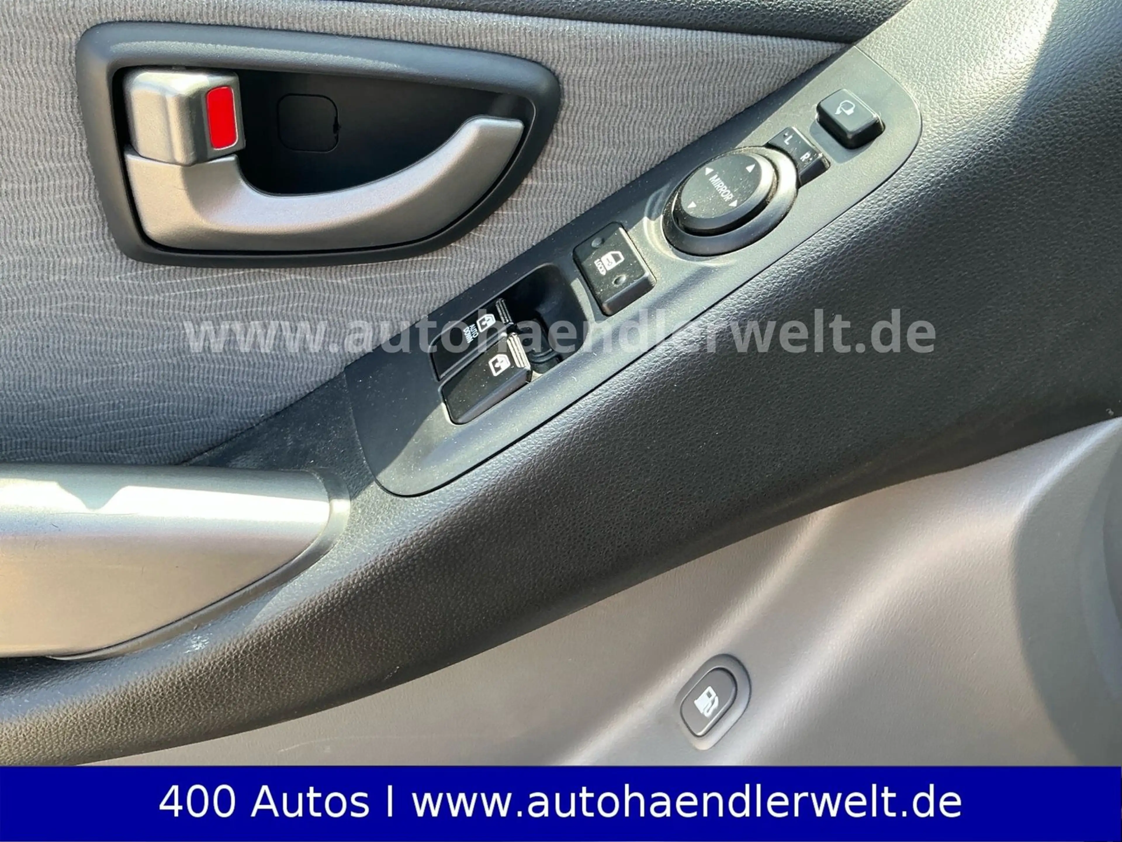 Hyundai H-1 2.5 CRDi Travel Premium — photo 14