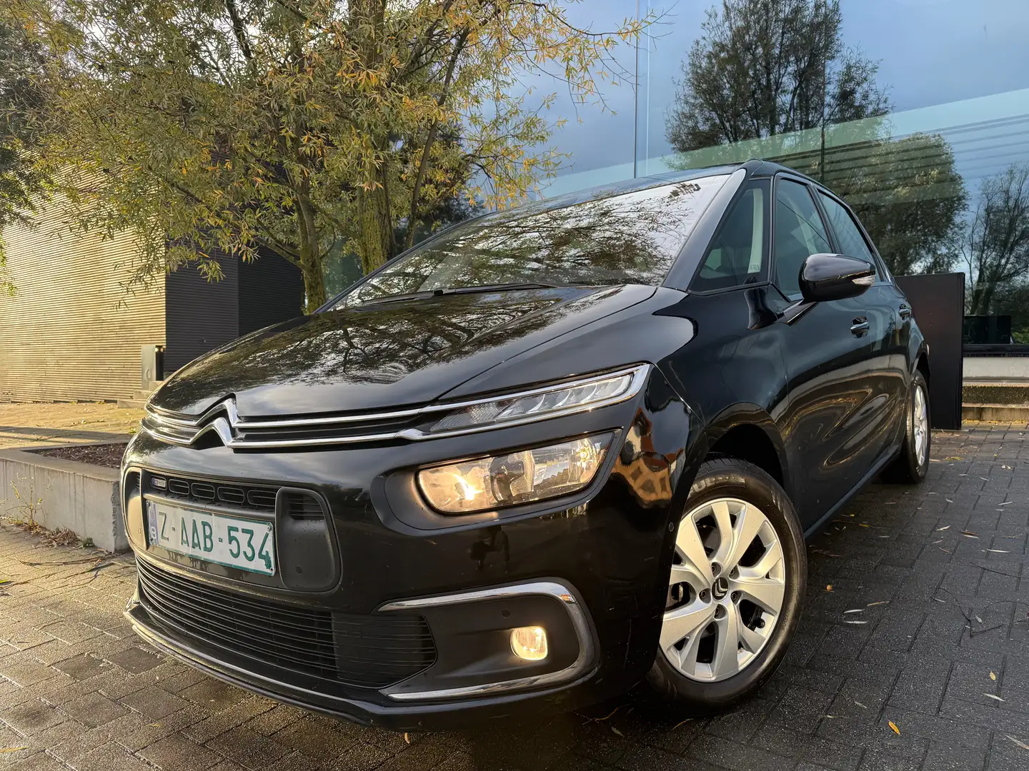 Citroen C4 Picasso 1.2i,AUTOMAT,Camera,Car-Play,C.T.+Car-pass!GARANTI Noir - 1