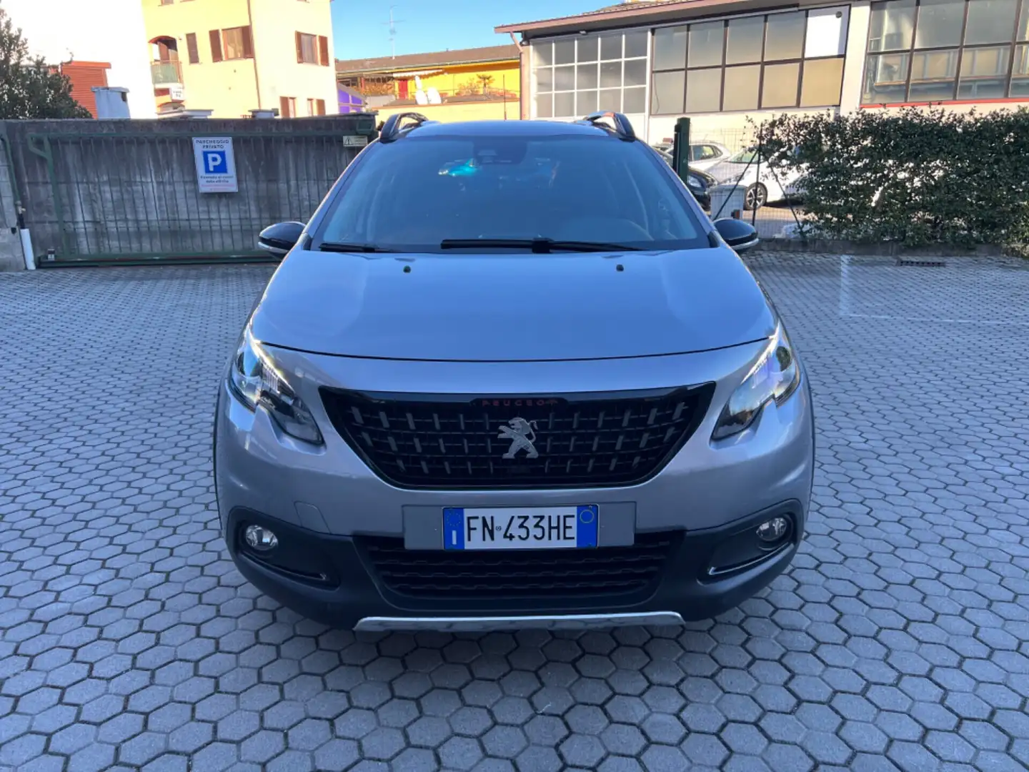 Peugeot 2008 PureTech Turbo 130 S&S GT Line Grigio - 2