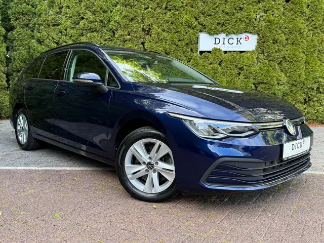 Volkswagen Golf 8 2.0TDI Life LED+NAV+SHZ+KAM+ACC+AMBI+CARP