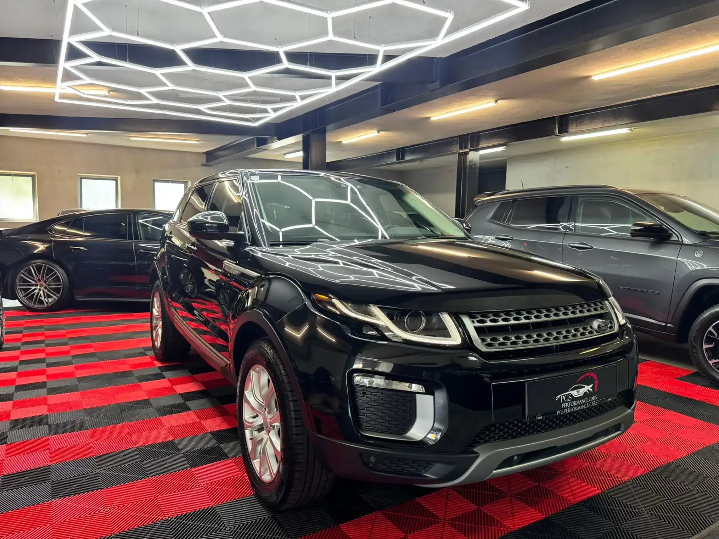 Land Rover Range Rover Evoque SE Dynamic 2,0 eD4 e-Capability Schwarz - 1