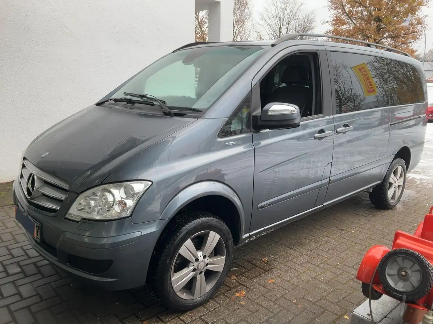 Mercedes-Benz Viano 4MATIC 2.2 CDI lang 6Sitz *AHK*SHZ*NAV*19% Gris - 1