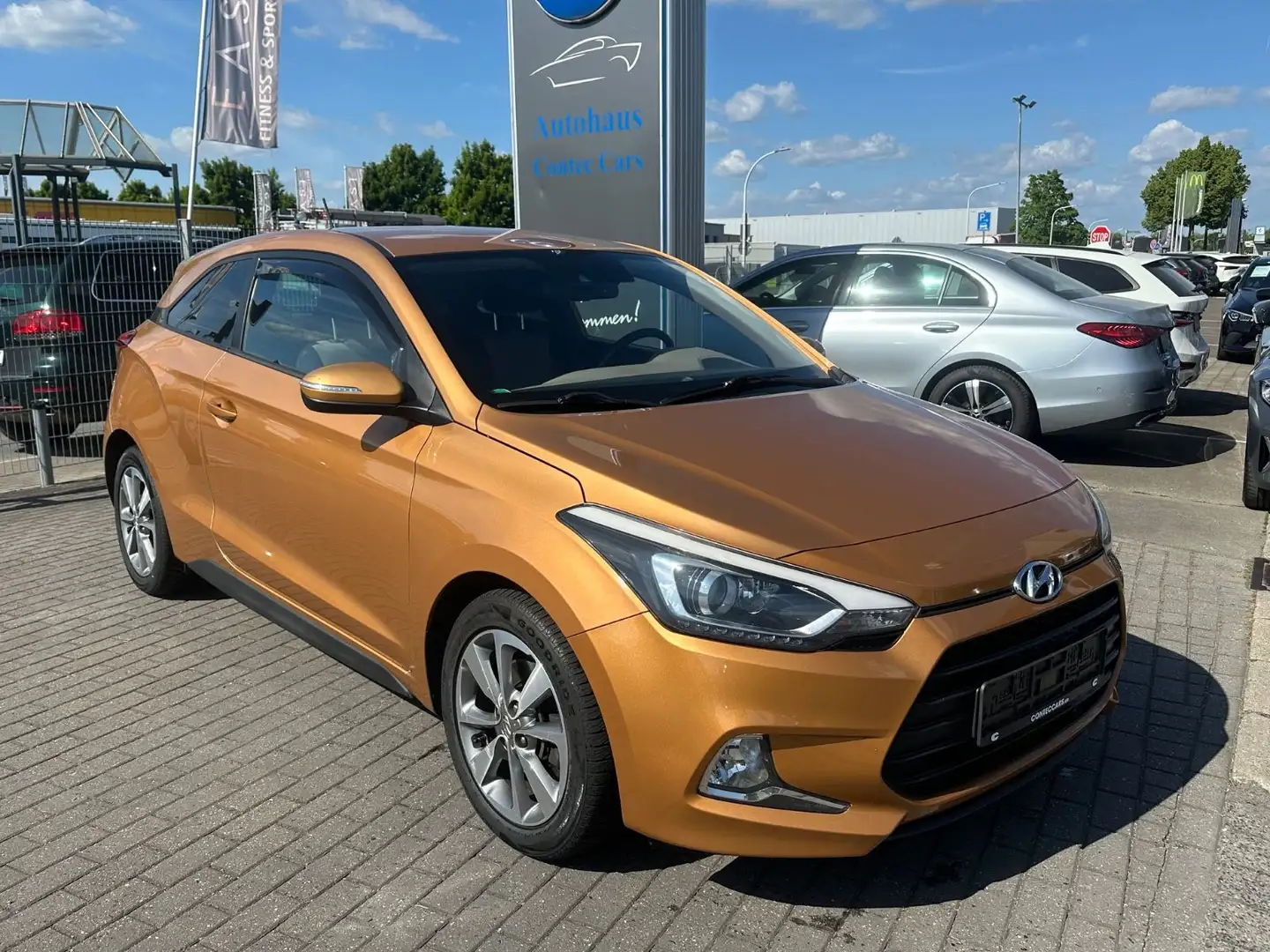 Hyundai i20 1.4 CRDI Coupe Trend PLUS PAKET Portocaliu - 1