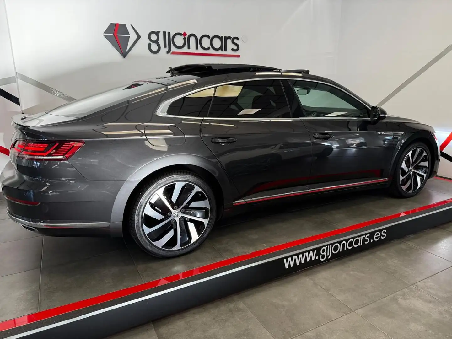 Volkswagen Arteon 2.0TDI R-Line DSG7 110kW Negro - 2