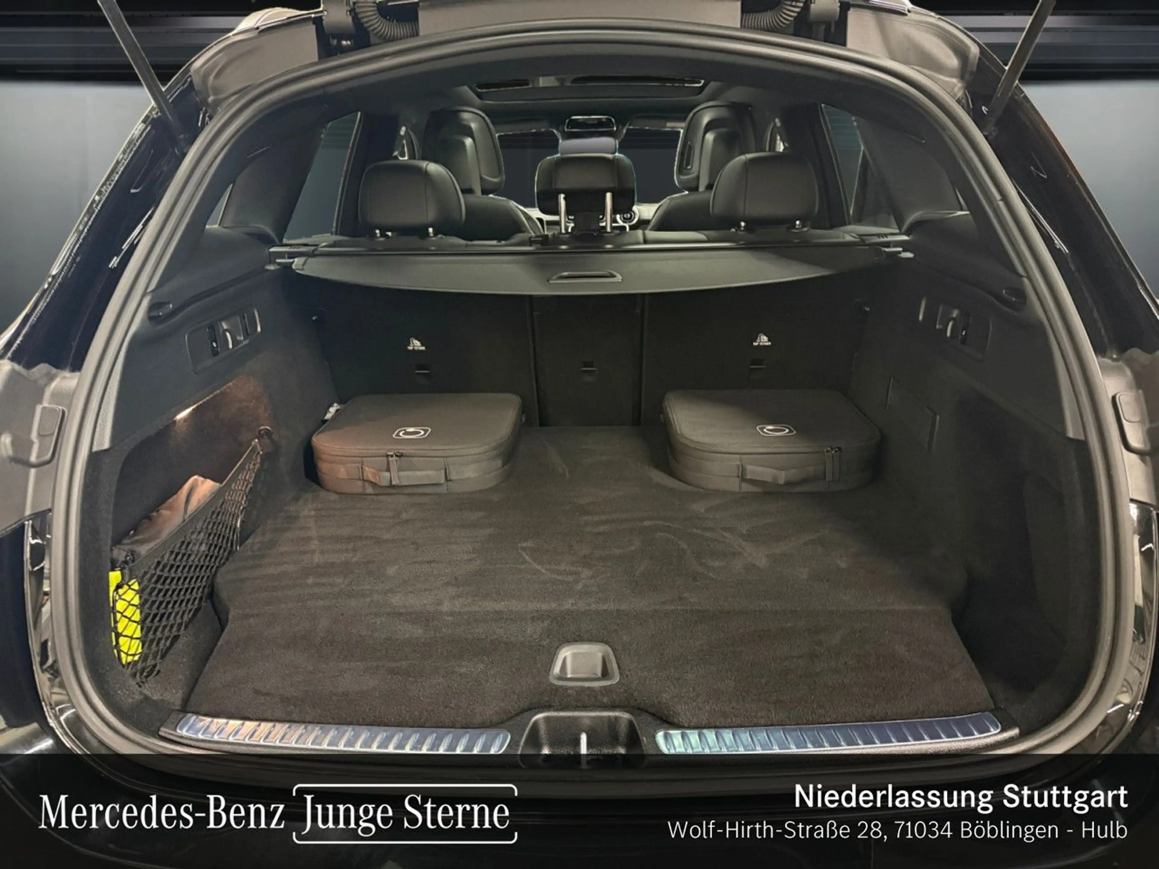 Mercedes-Benz GLC 300 e 4M AMG+NIGHT+PANO+360+AHK+KEYLESS+9G — photo 8