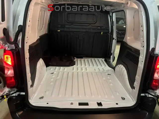 Peugeot Partner view 13