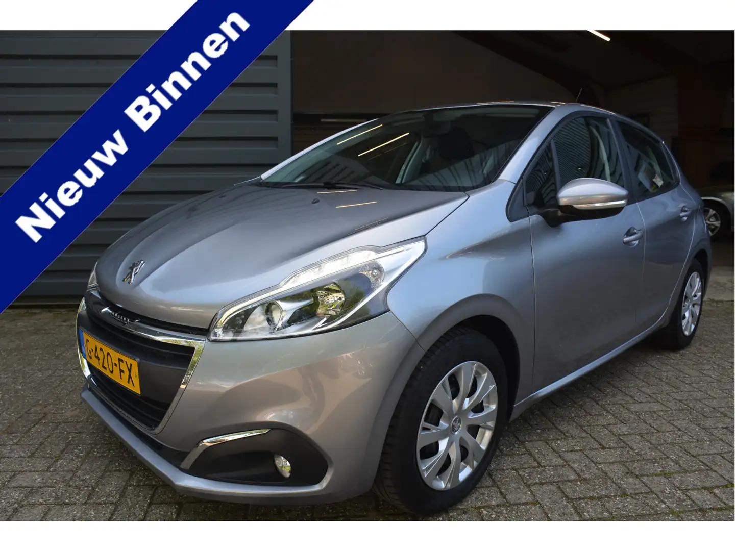 Peugeot 208 1.2 PureTech Blue Lease Active Airco Navi Bluetoot Grigio - 1