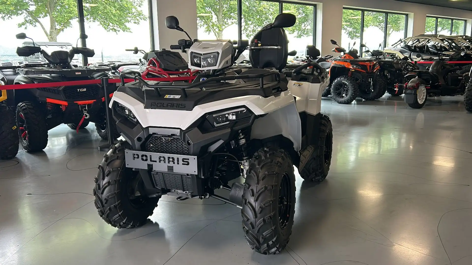 Polaris Sportsman 570 Touring 4x4 EFI EPS LOF Zulassung Blanco - 1