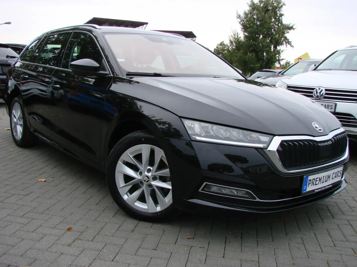 Skoda Octavia 2.0TDI First Edition, LED, ACC, Memory Noir - 1