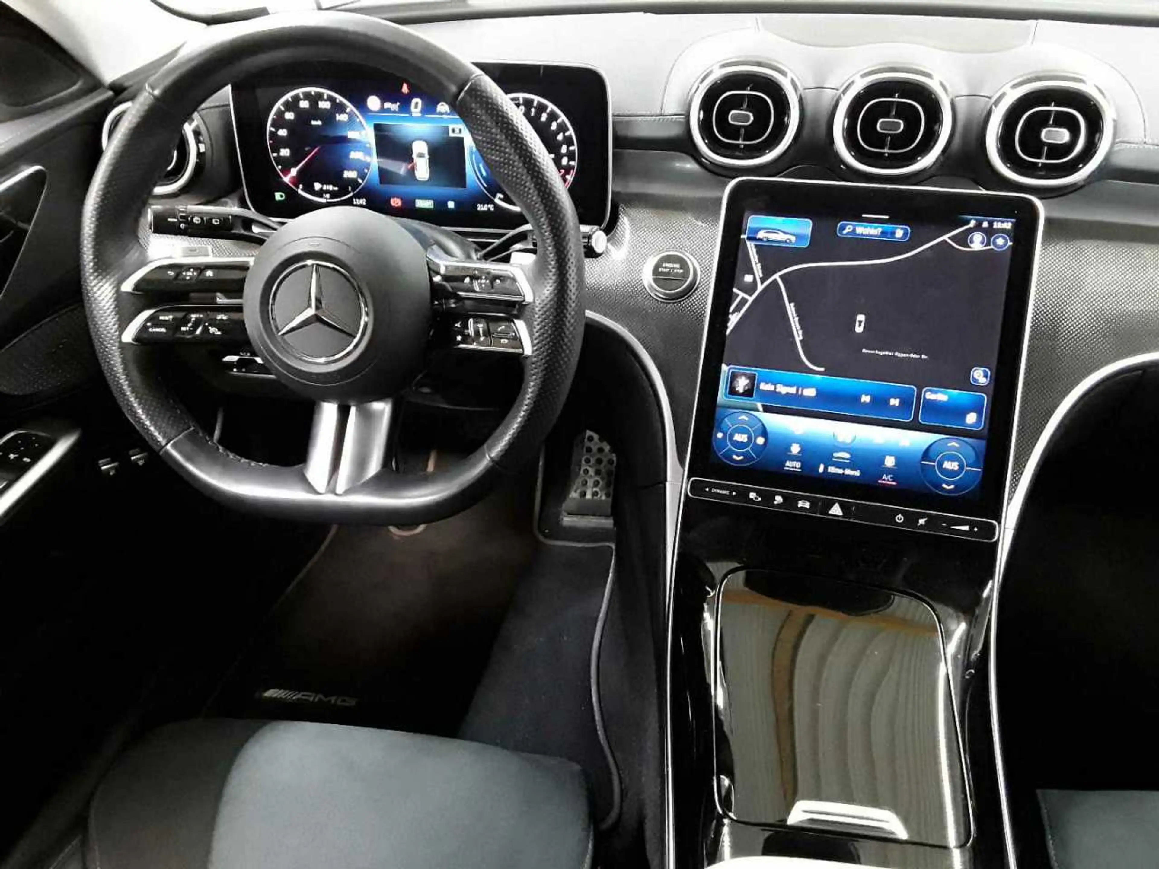 Mercedes-Benz C 300 C 300 e T 9G- AMG DIS KomfP AssiP — photo 10