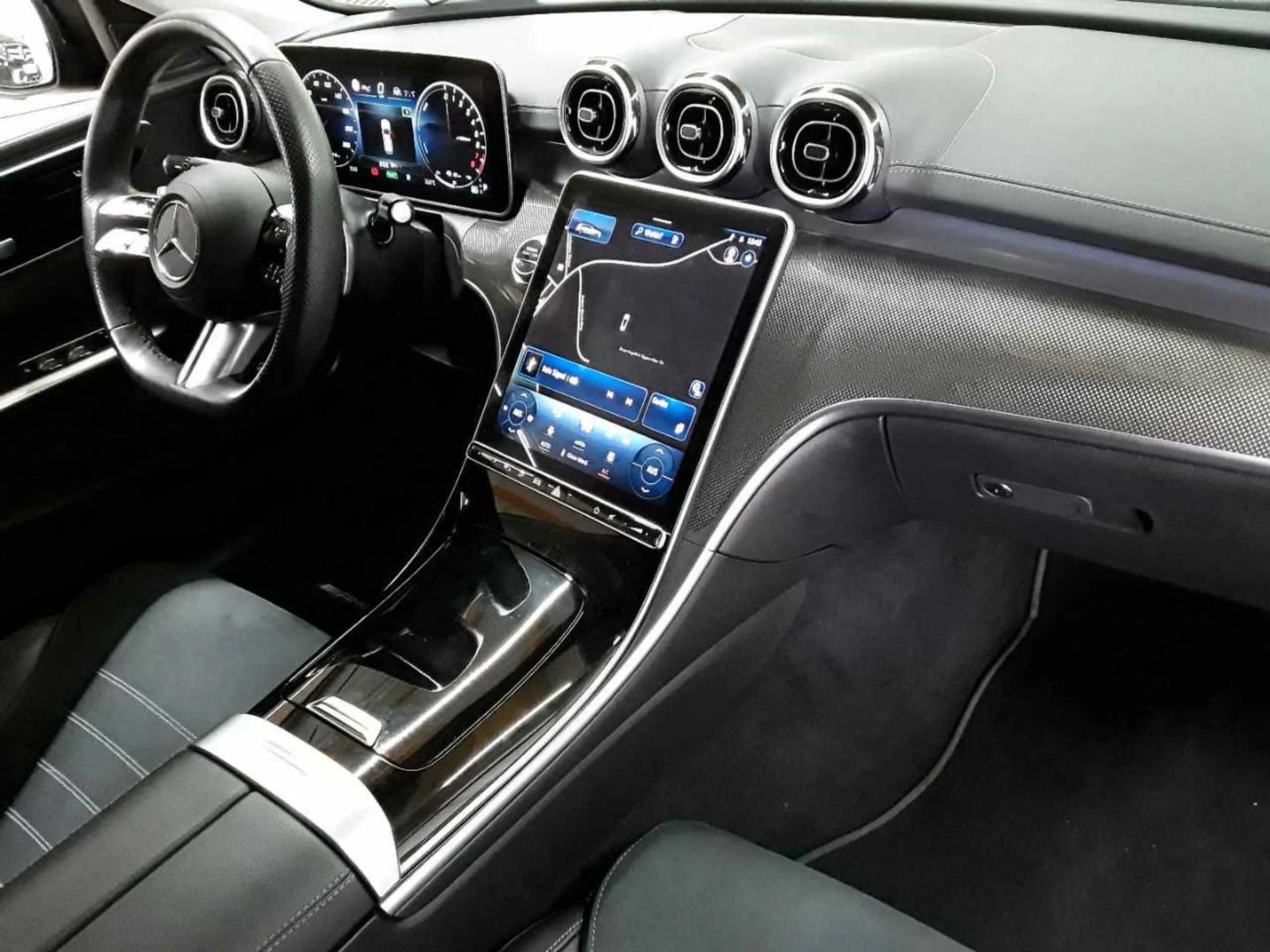 Mercedes-Benz C 300 C 300 e T 9G- AMG DIS KomfP AssiP — photo 9