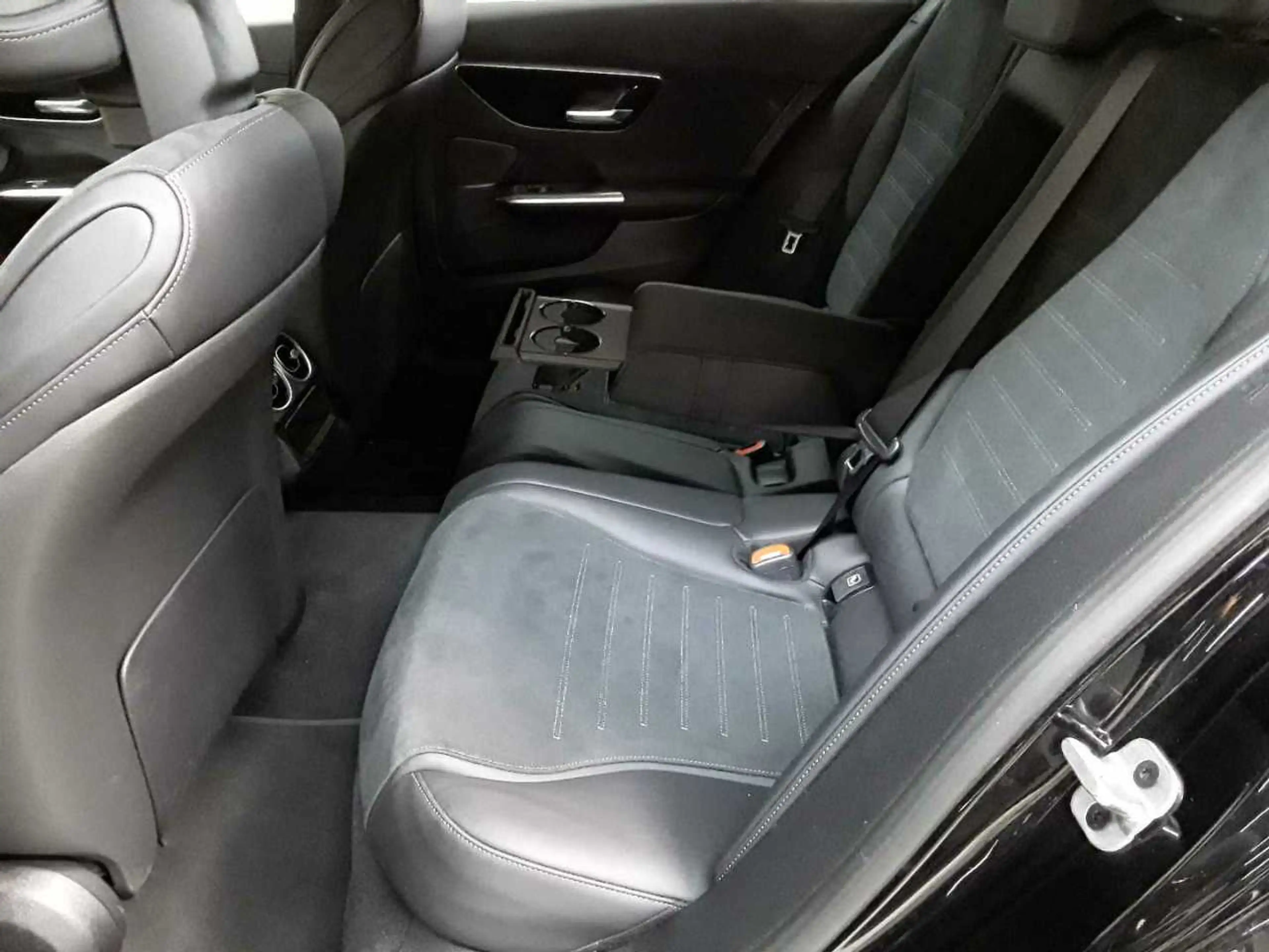 Mercedes-Benz C 300 C 300 e T 9G- AMG DIS KomfP AssiP — photo 13