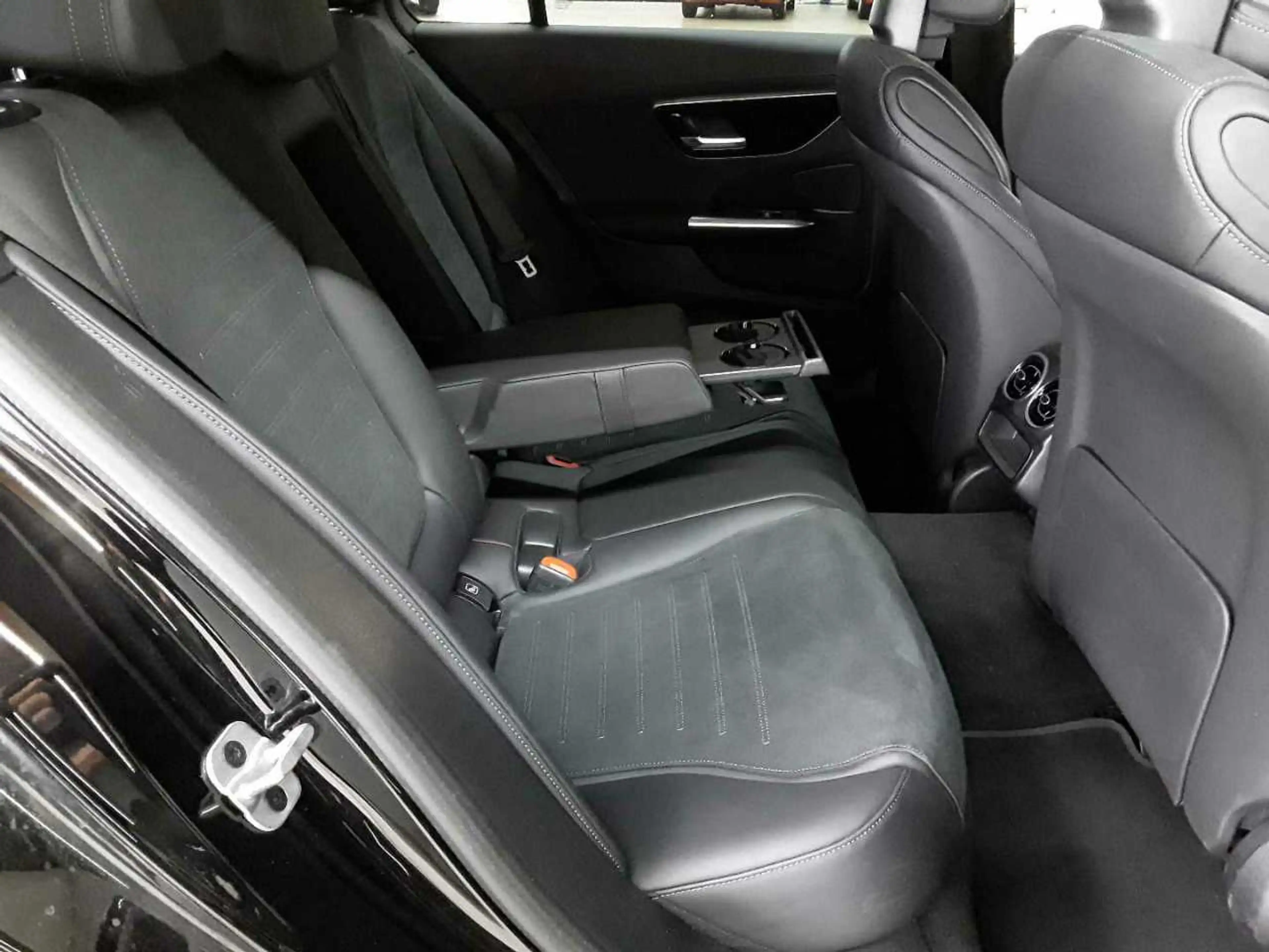Mercedes-Benz C 300 C 300 e T 9G- AMG DIS KomfP AssiP — photo 14