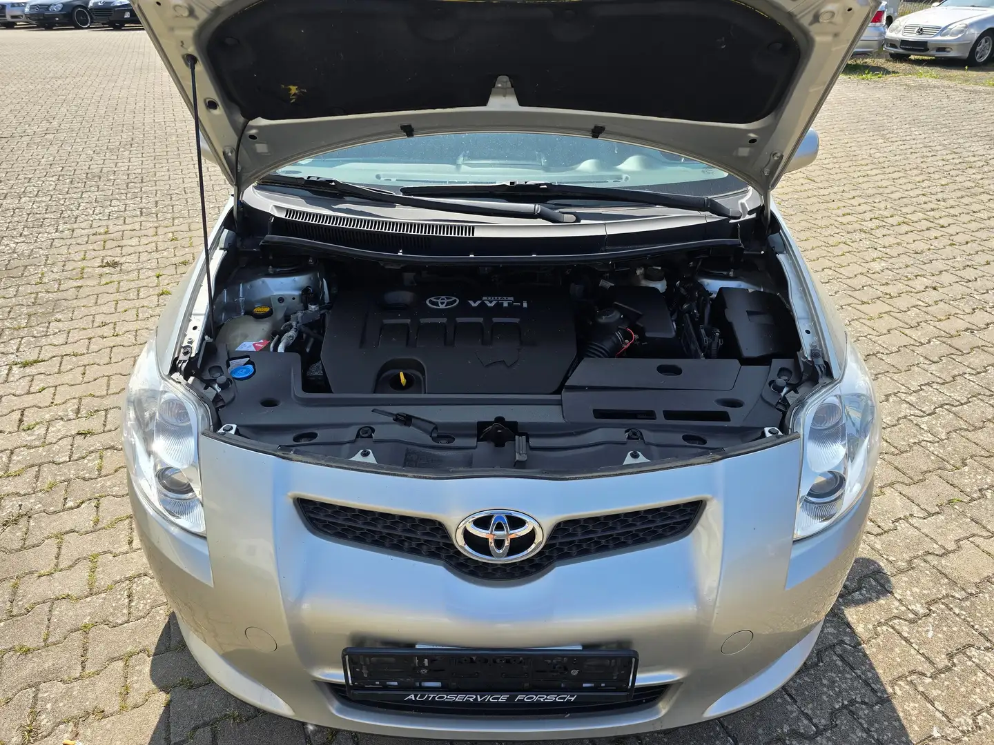 Toyota Auris Luna Grau - 2