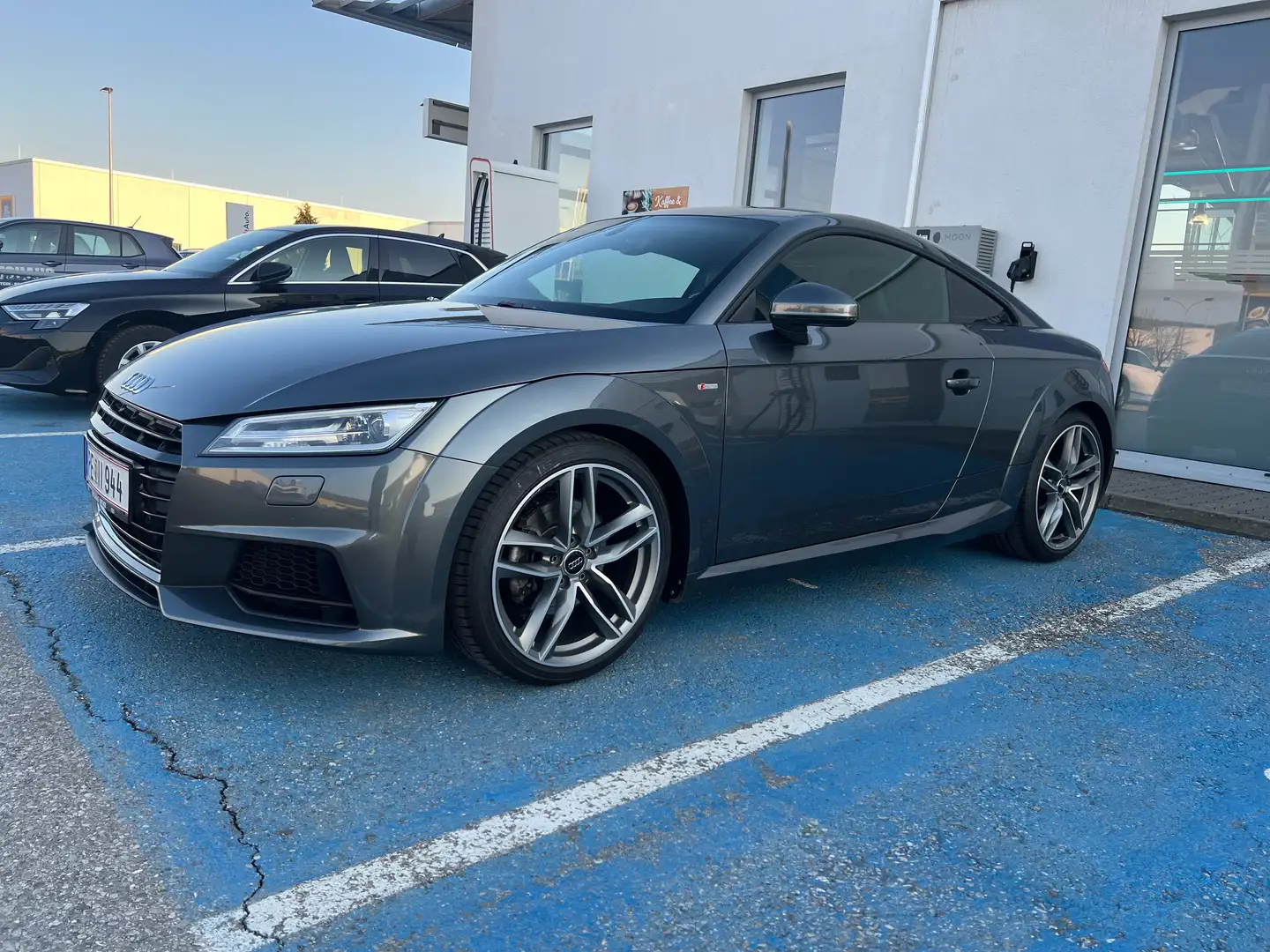 Audi TT TT Coupé 1,8 TFSI Grau - 1