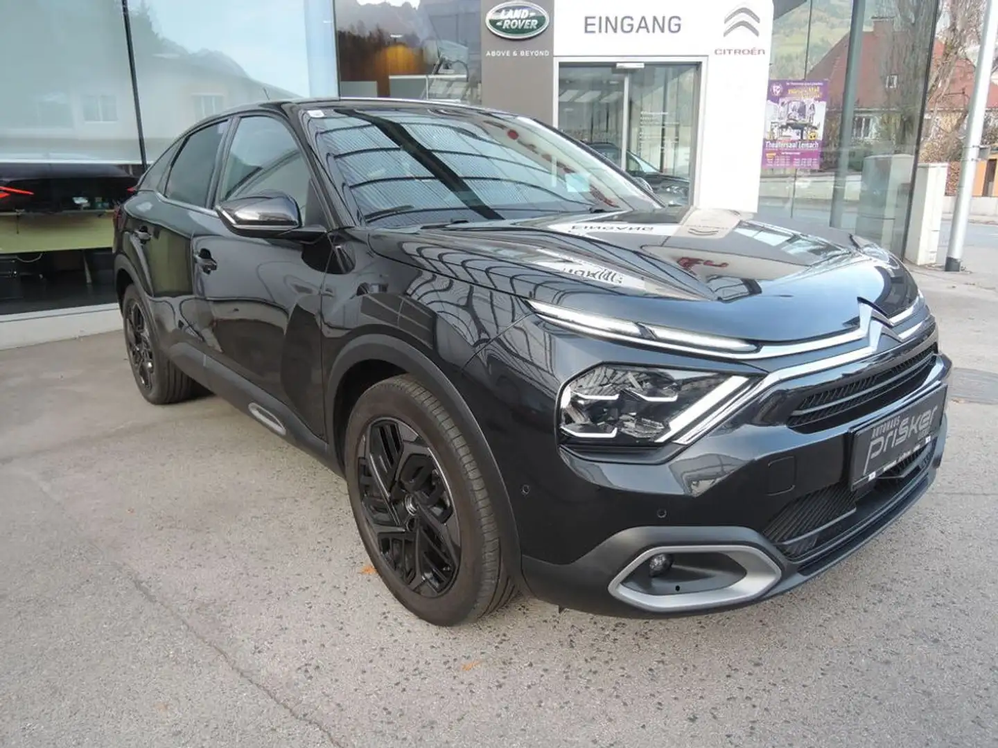 Citroen C4 Pure Tech 130 Shine Schwarz - 1