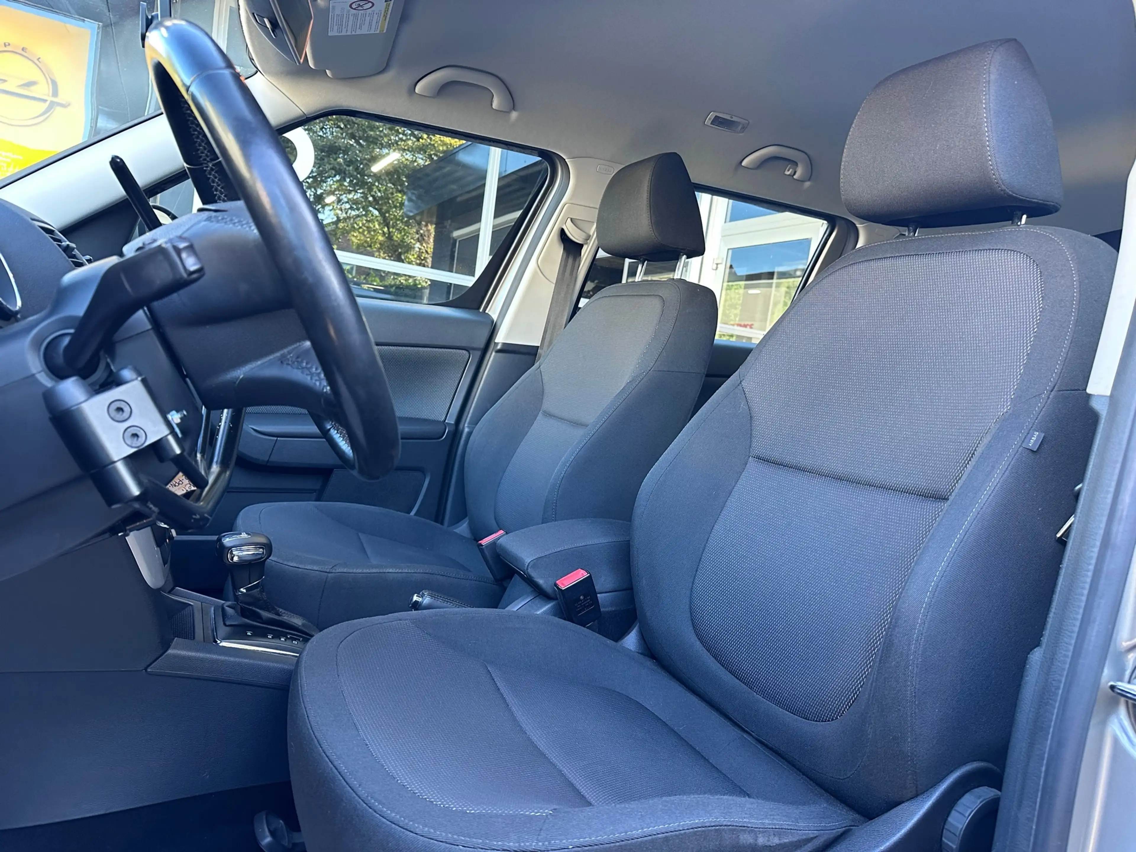 Skoda Yeti 1.2 TSI Ambition MIVA BEST / AUTO / CLIMA / NAVI — photo 11
