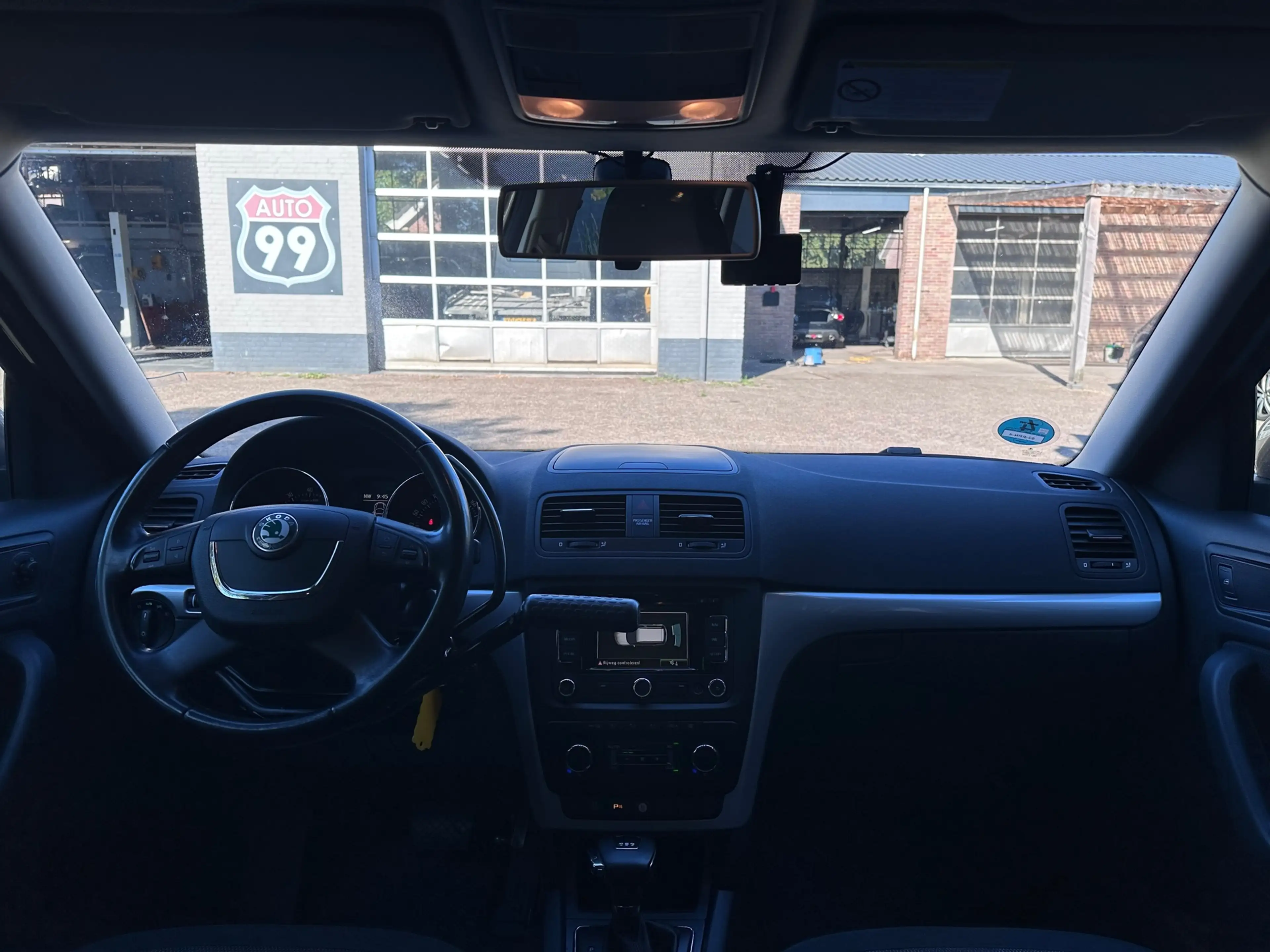 Skoda Yeti 1.2 TSI Ambition MIVA BEST / AUTO / CLIMA / NAVI — photo 15