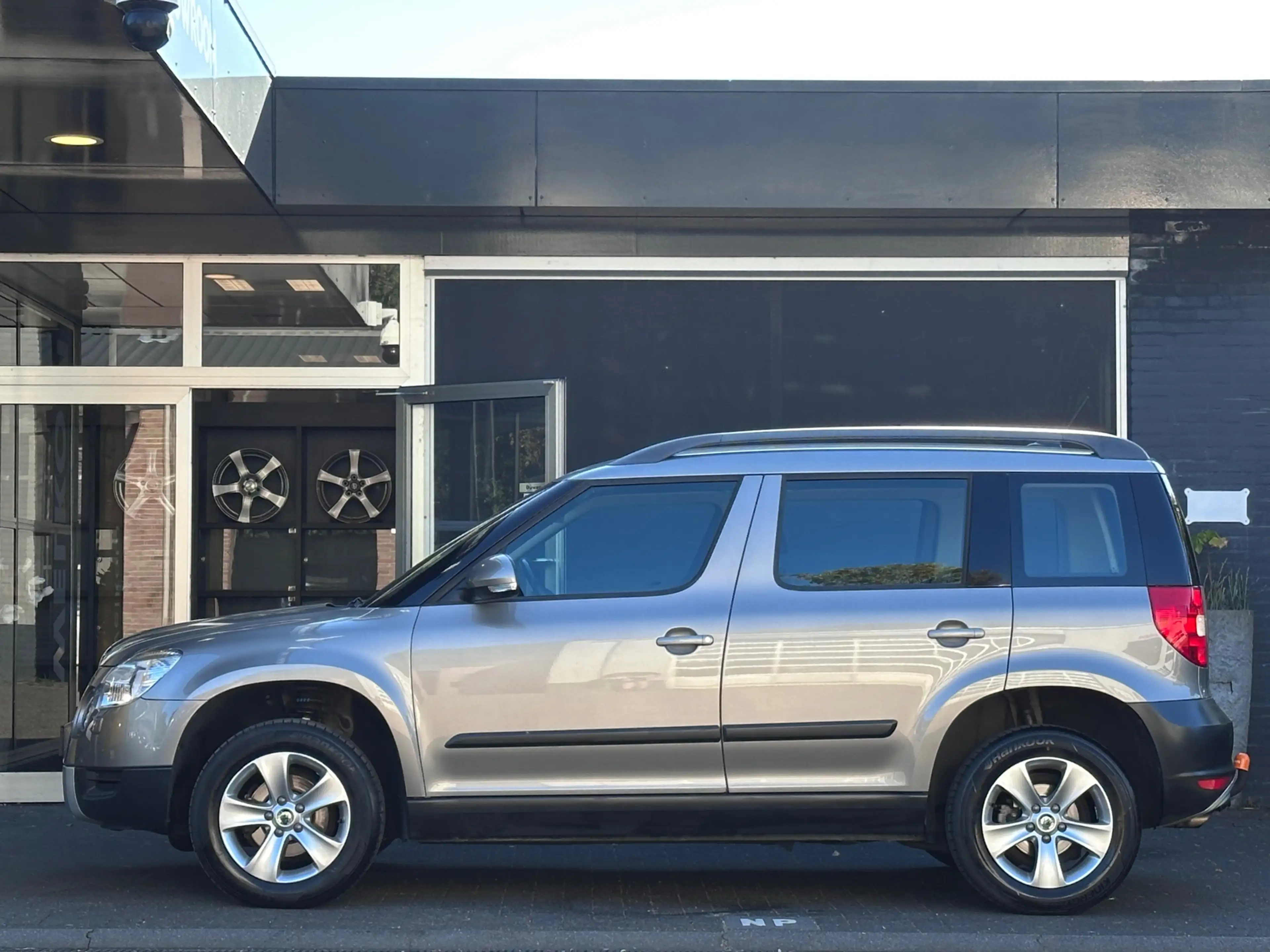 Skoda Yeti 1.2 TSI Ambition MIVA BEST / AUTO / CLIMA / NAVI — photo 2
